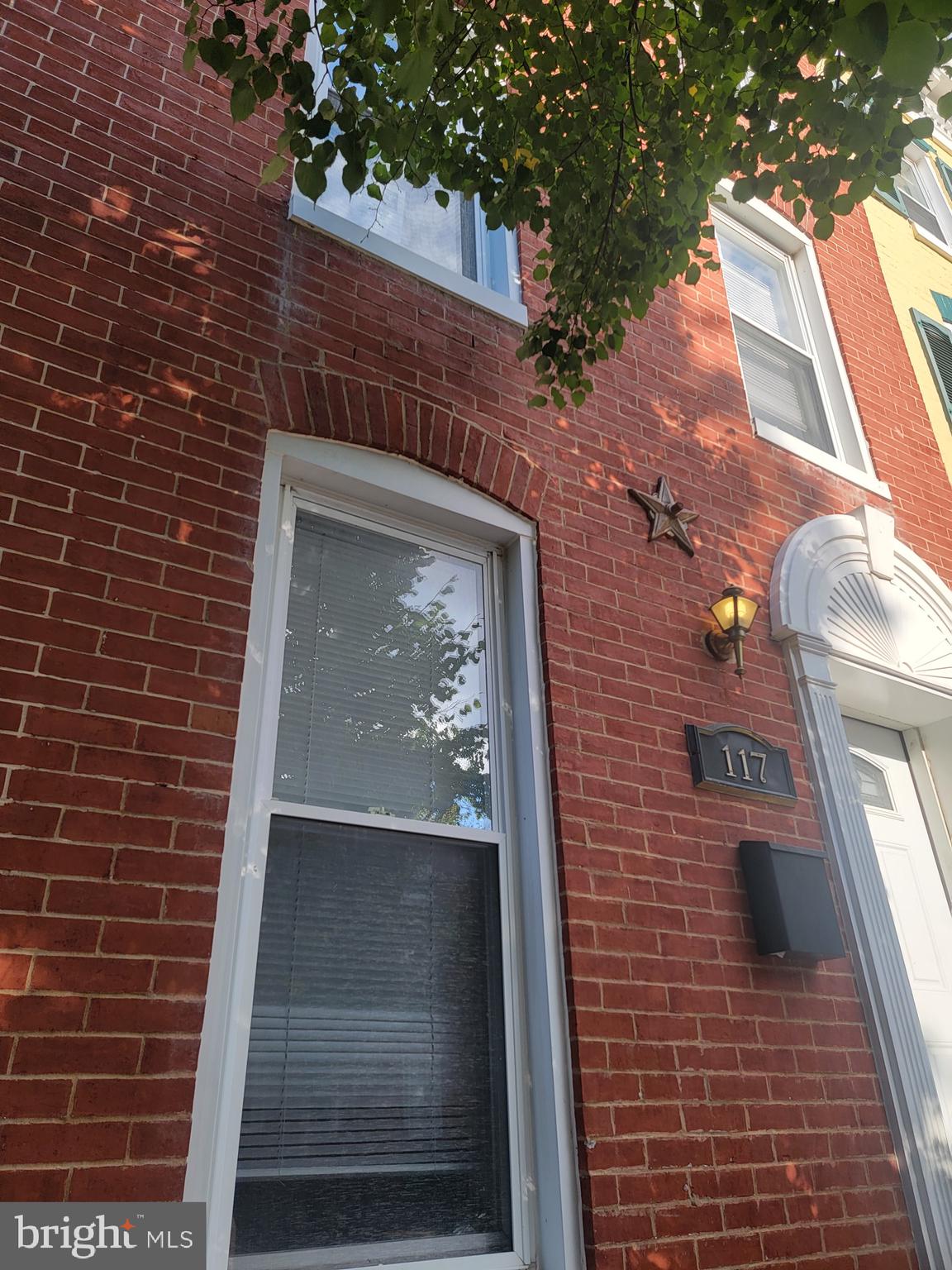 HOLLINS MARKET - Residential