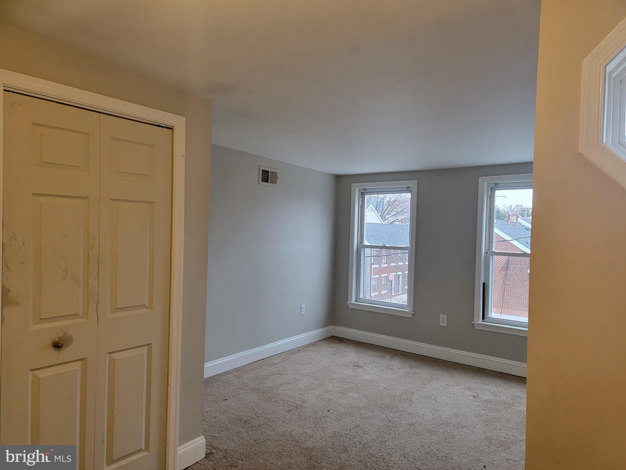 HOLLINS MARKET - Residential