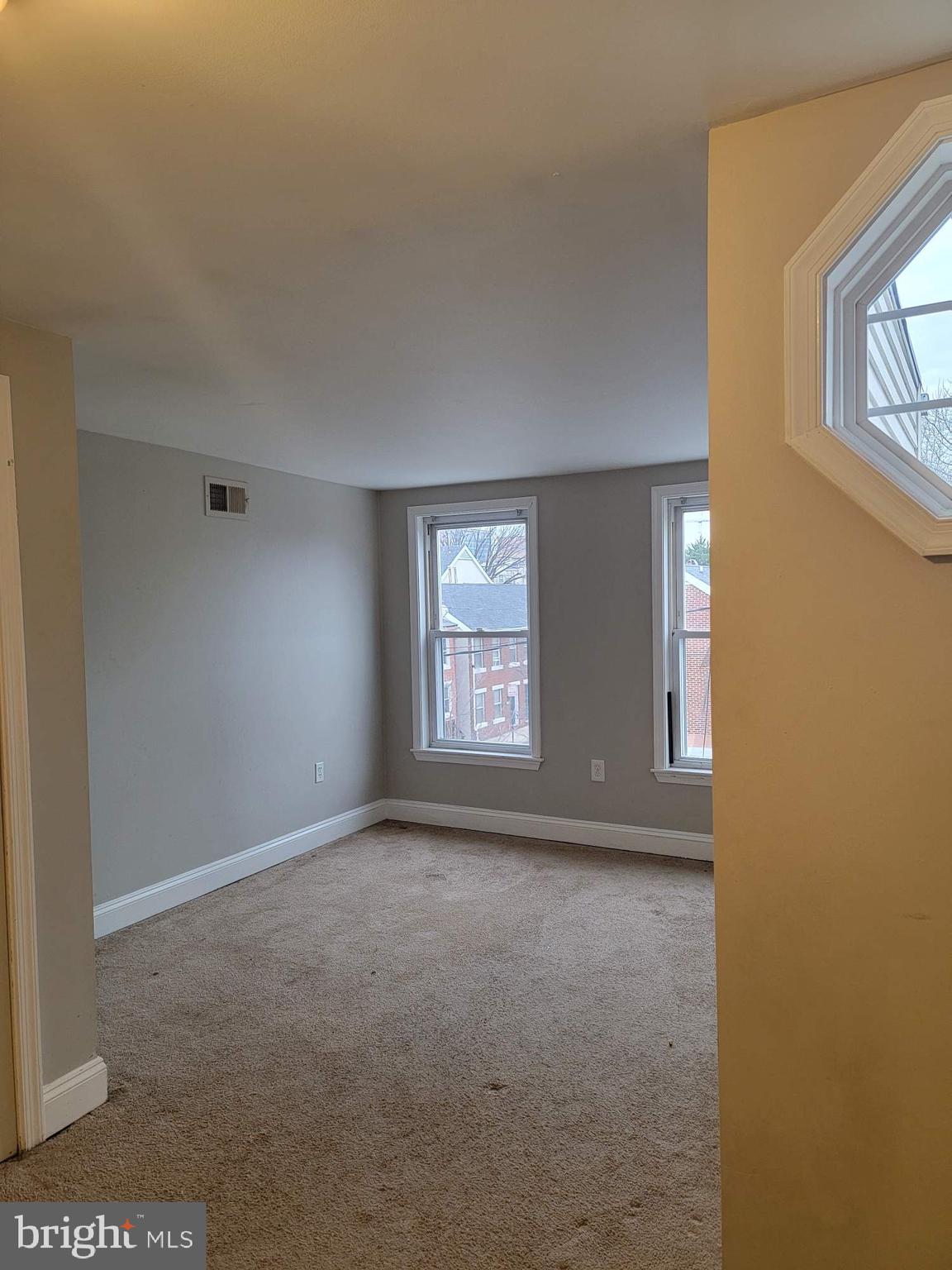 HOLLINS MARKET - Residential