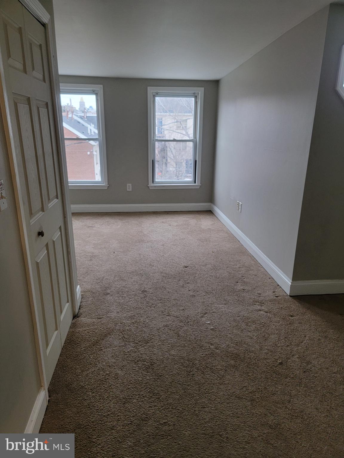 HOLLINS MARKET - Residential