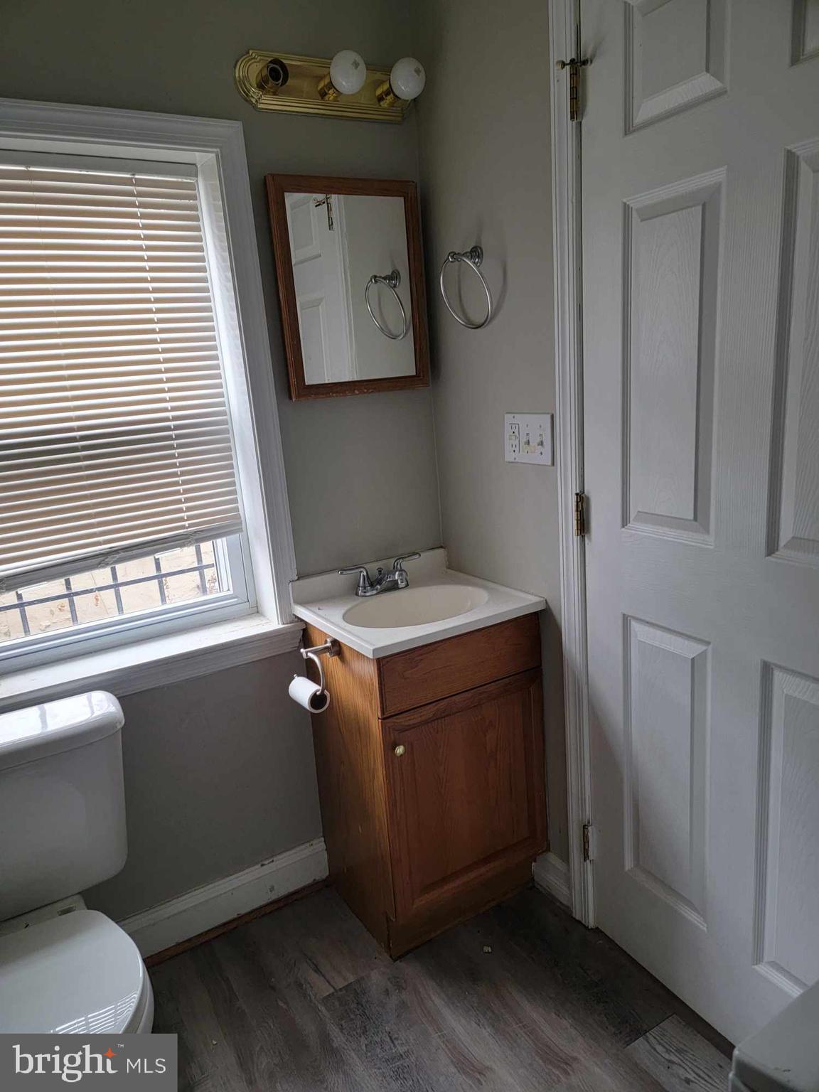 HOLLINS MARKET - Residential