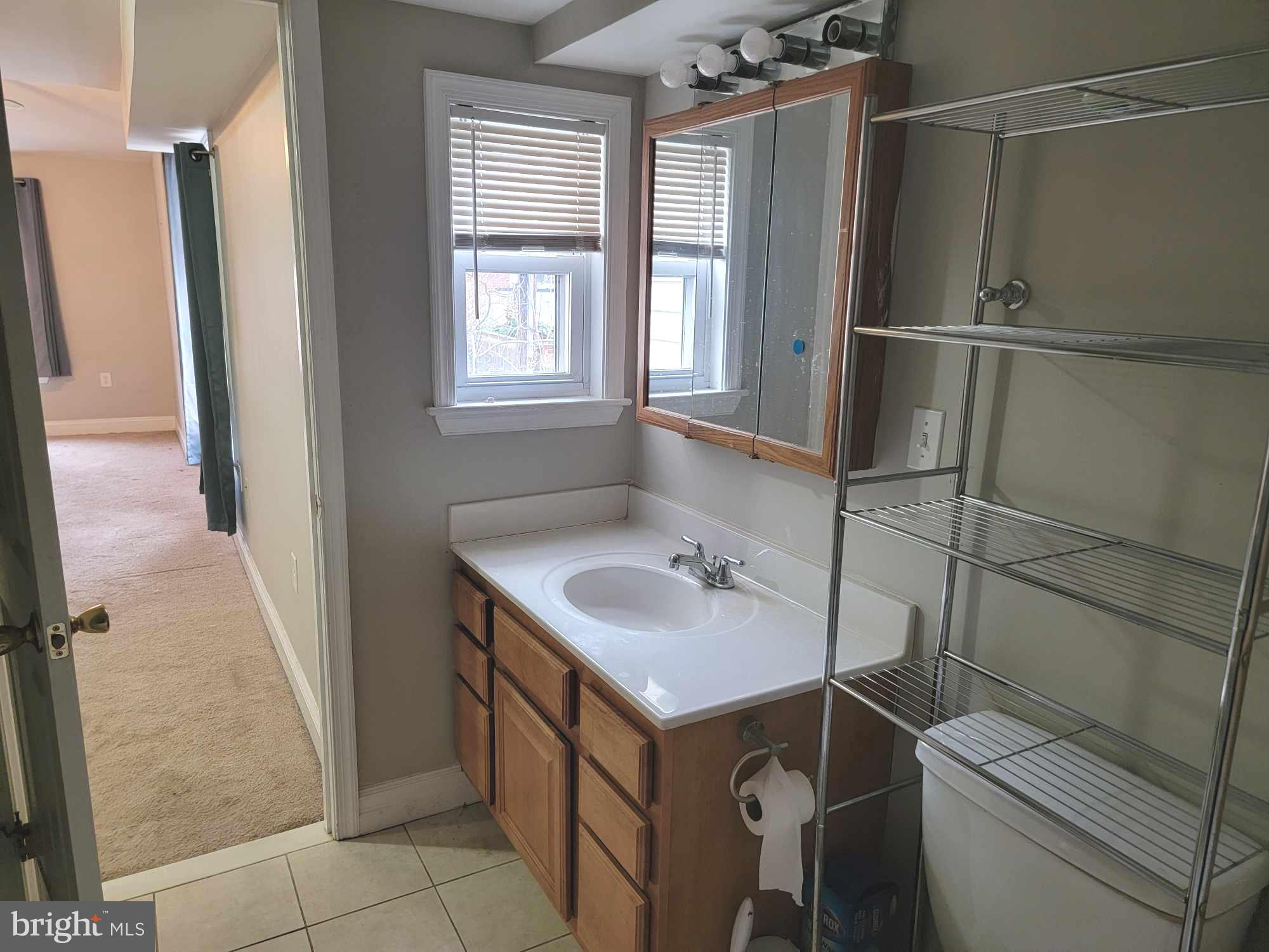 HOLLINS MARKET - Residential