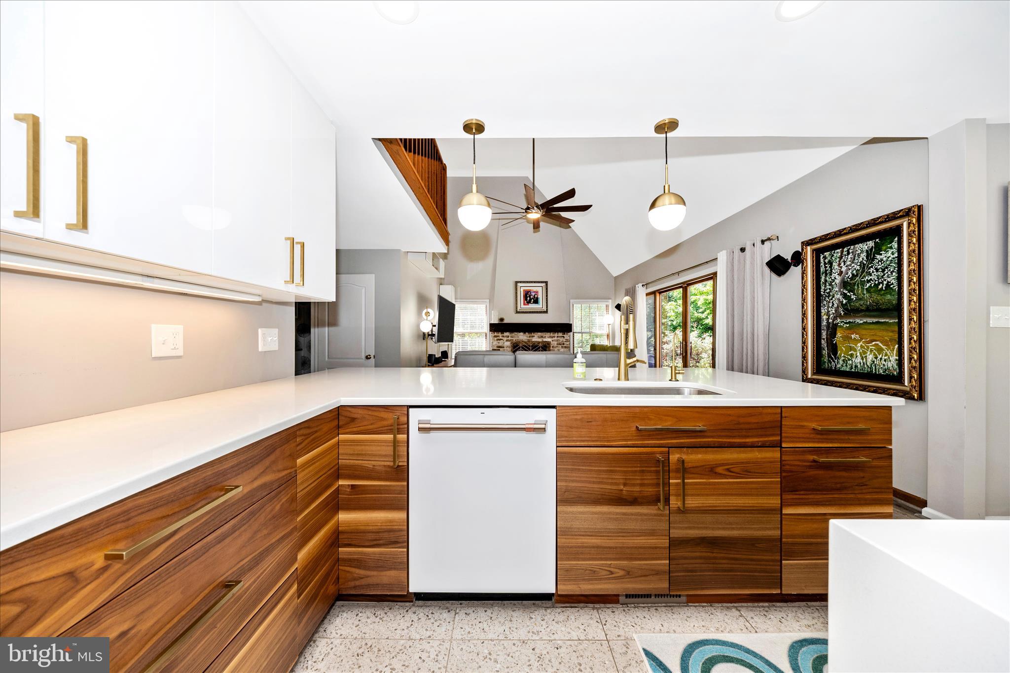 FOUNTAIN HEAD - Residential