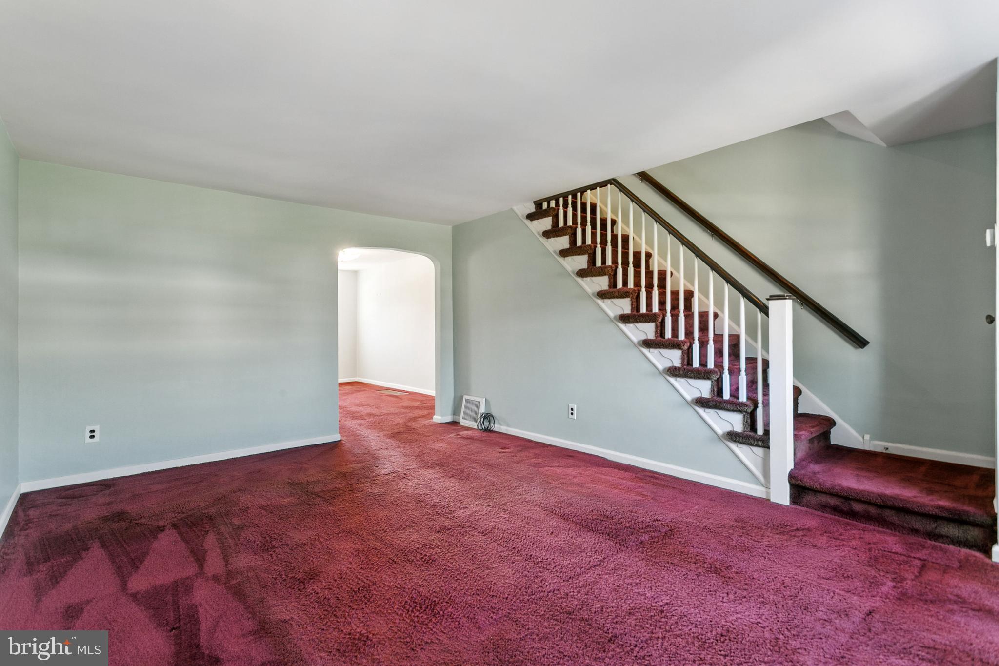 825 SURREY LANE