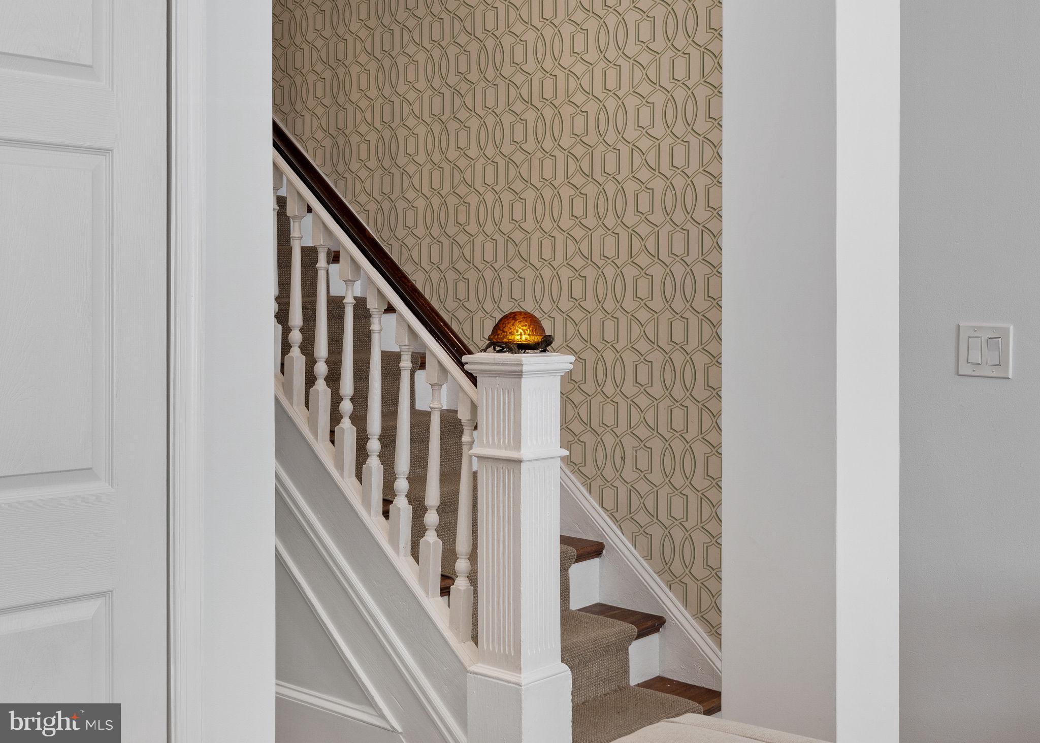 QUEEN VILLAGE - Residential