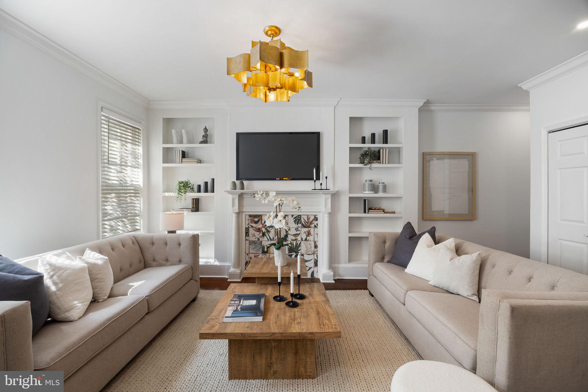 QUEEN VILLAGE - Residential