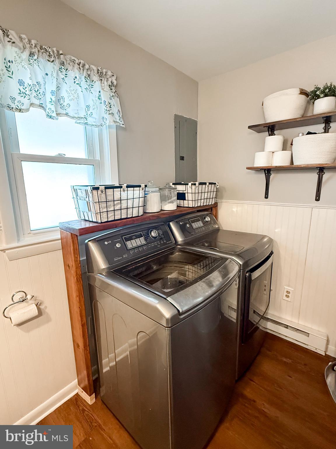 HUTCHISON - Residential