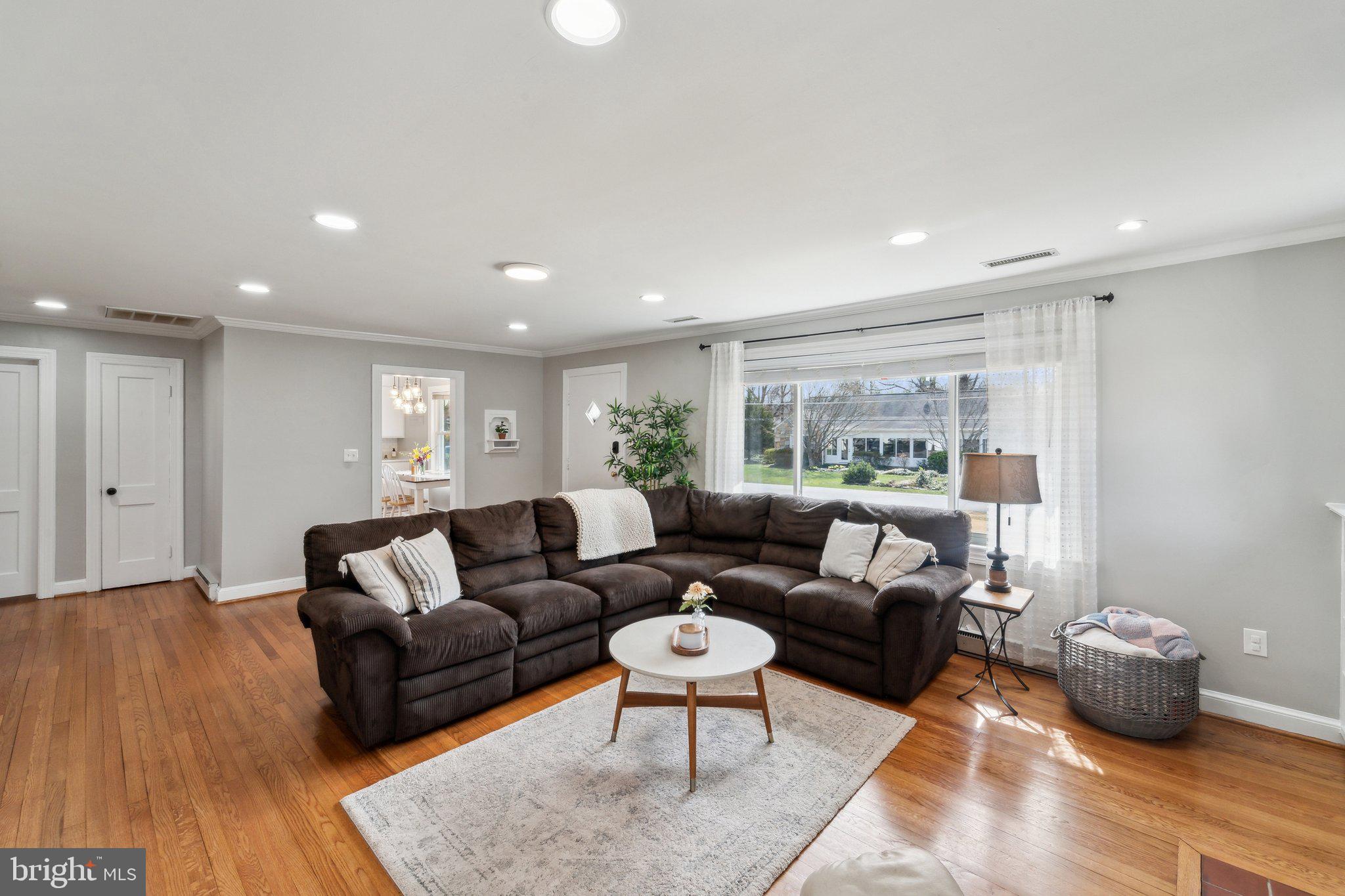 HUTCHISON - Residential