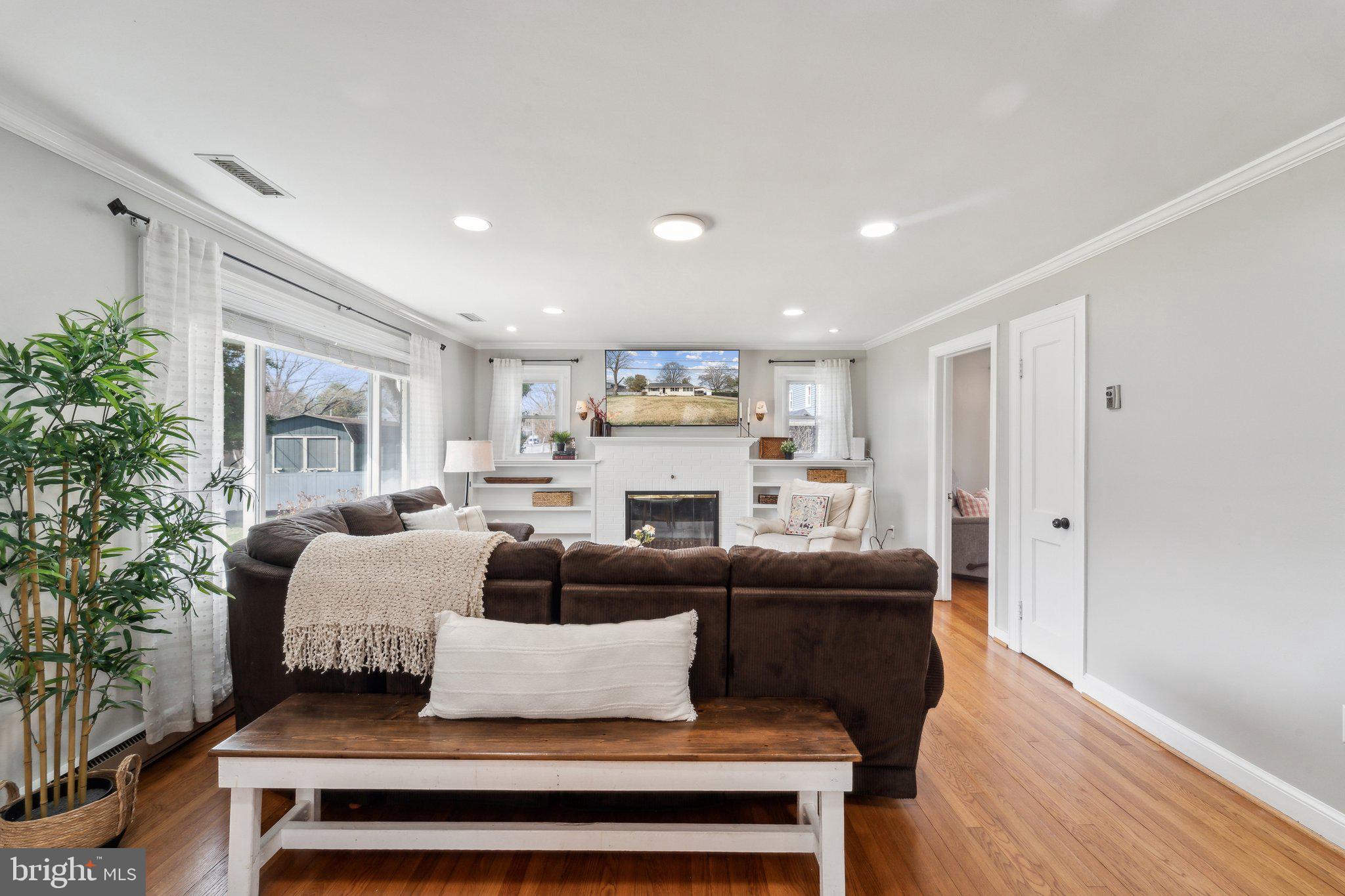 HUTCHISON - Residential