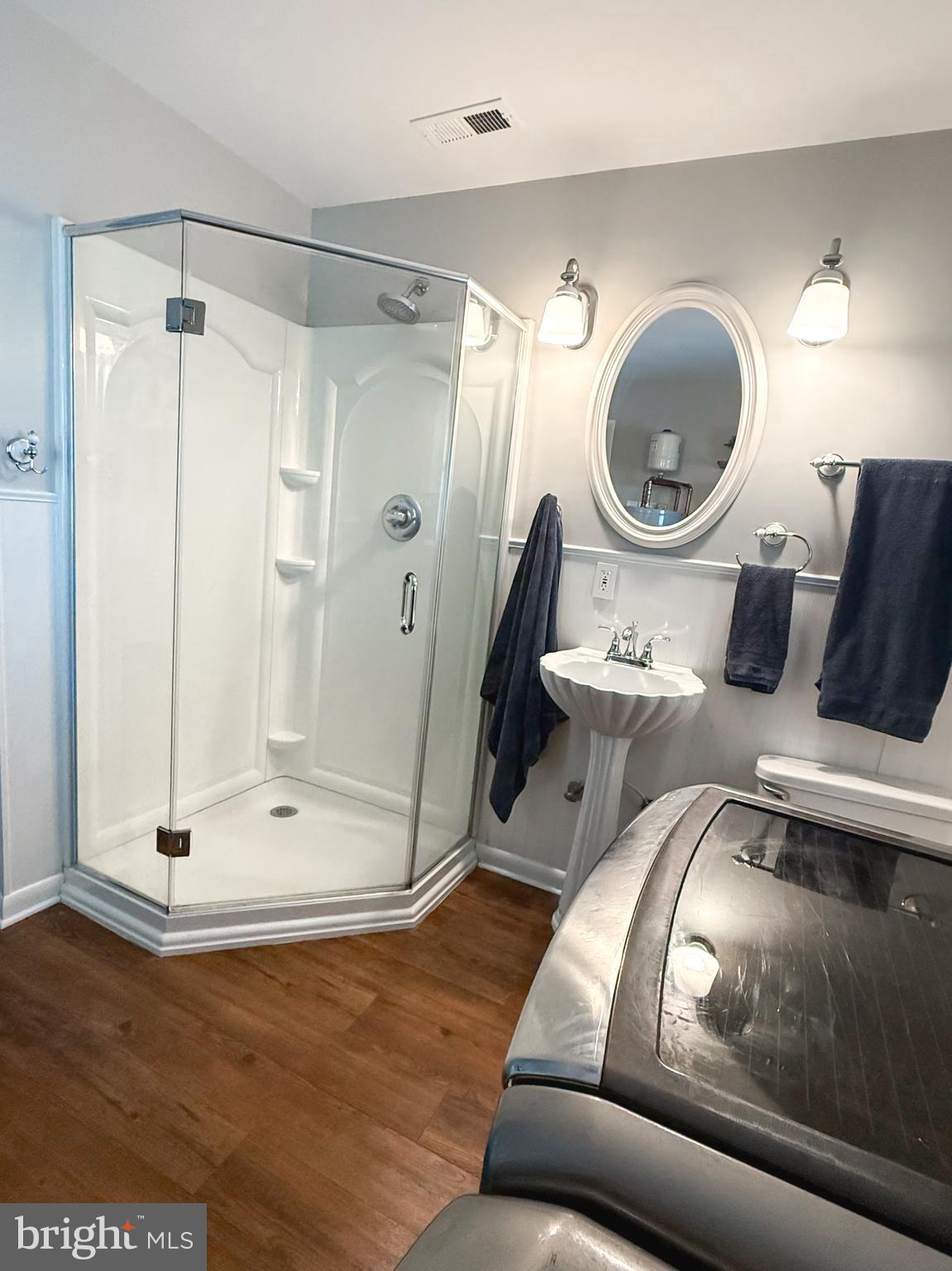 HUTCHISON - Residential