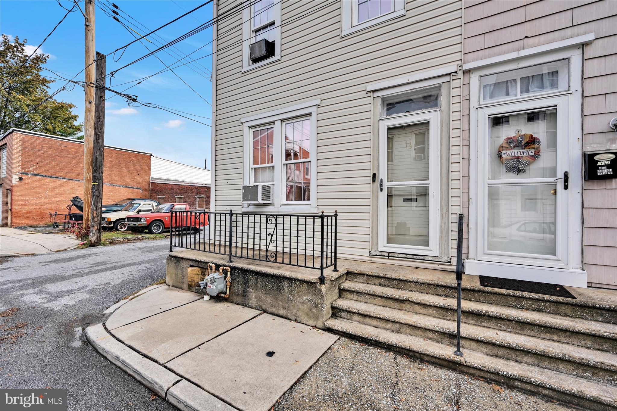 131 N CEDAR STREET