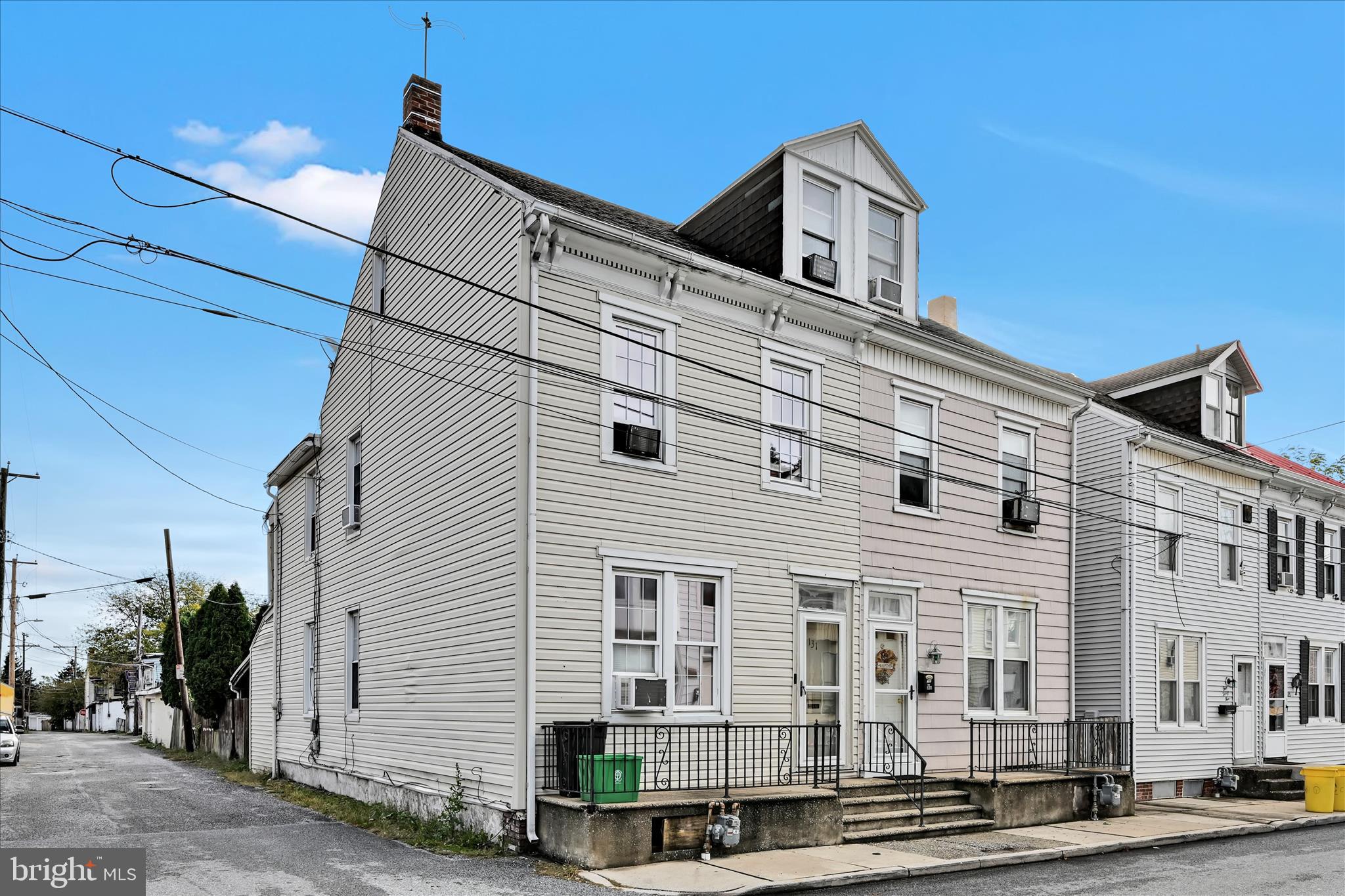 131 N CEDAR STREET