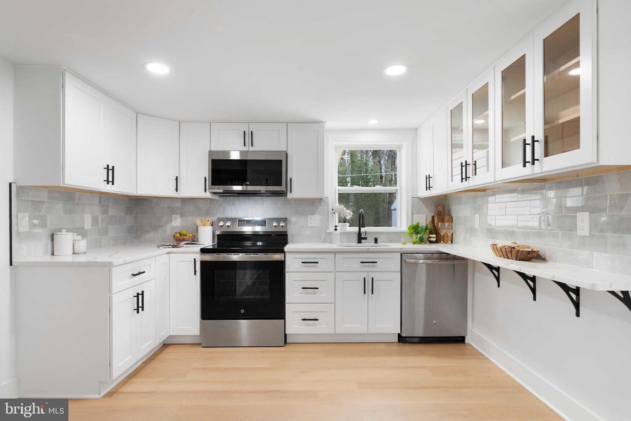 CRESTWOOD ACRES - Residential