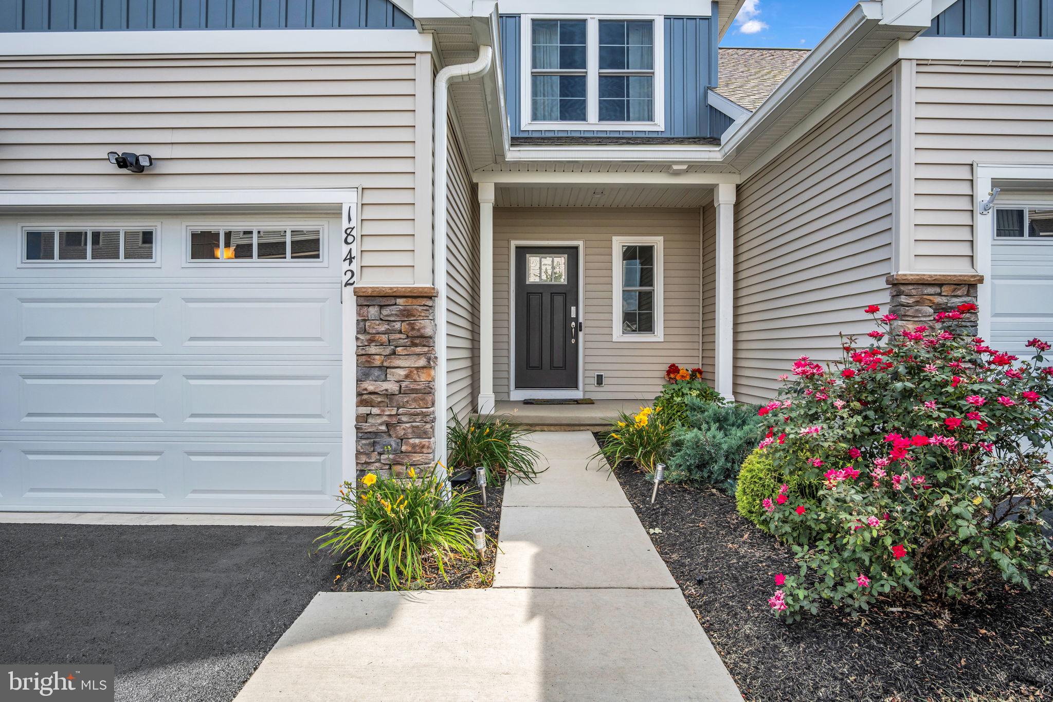 HANBURY COURT - Residential