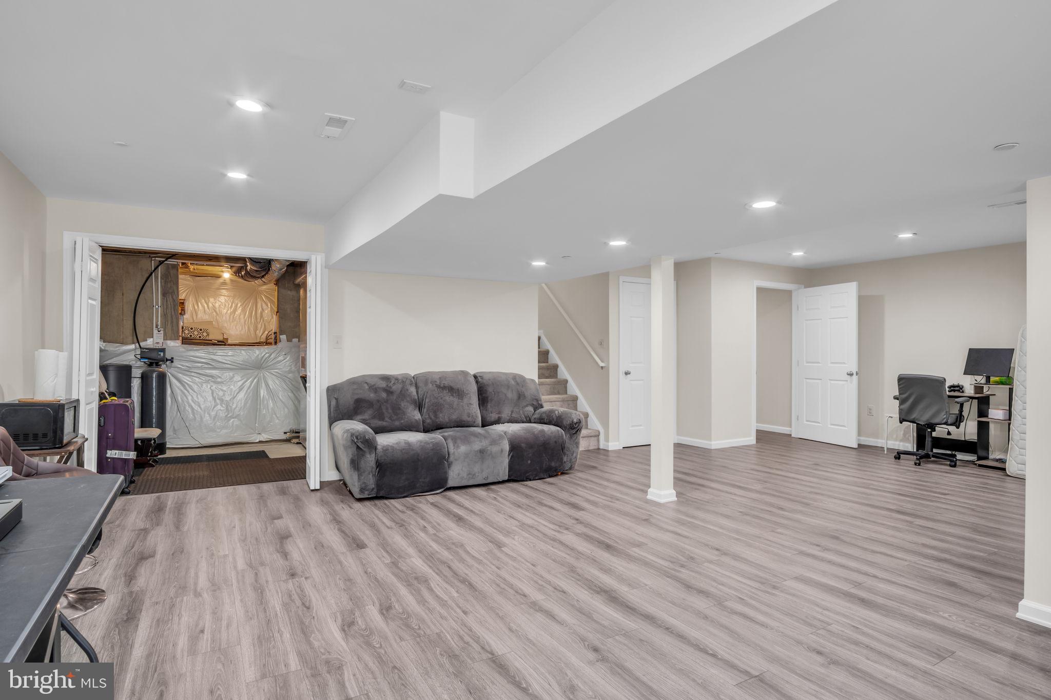 HANBURY COURT - Residential