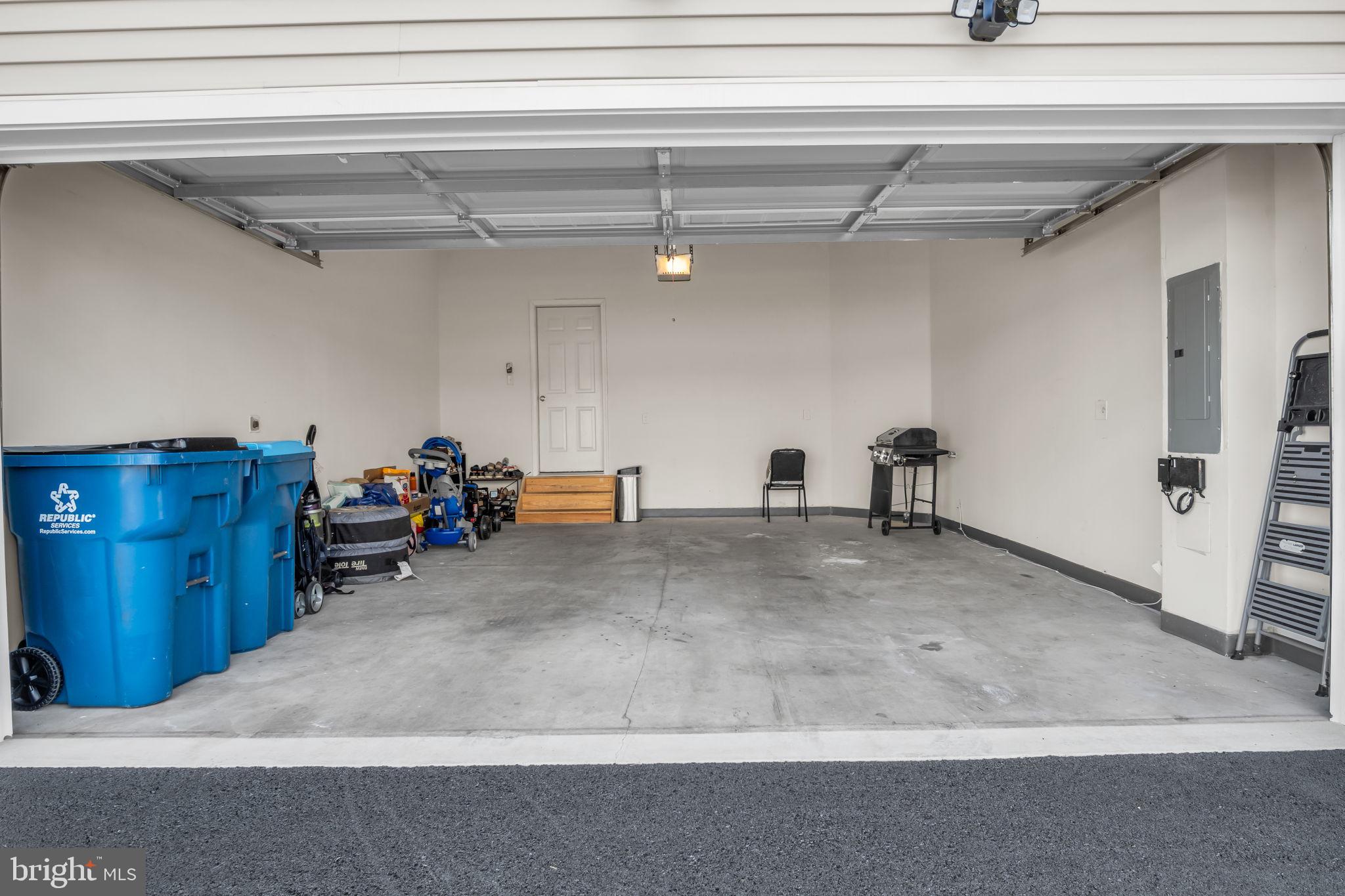 HANBURY COURT - Residential