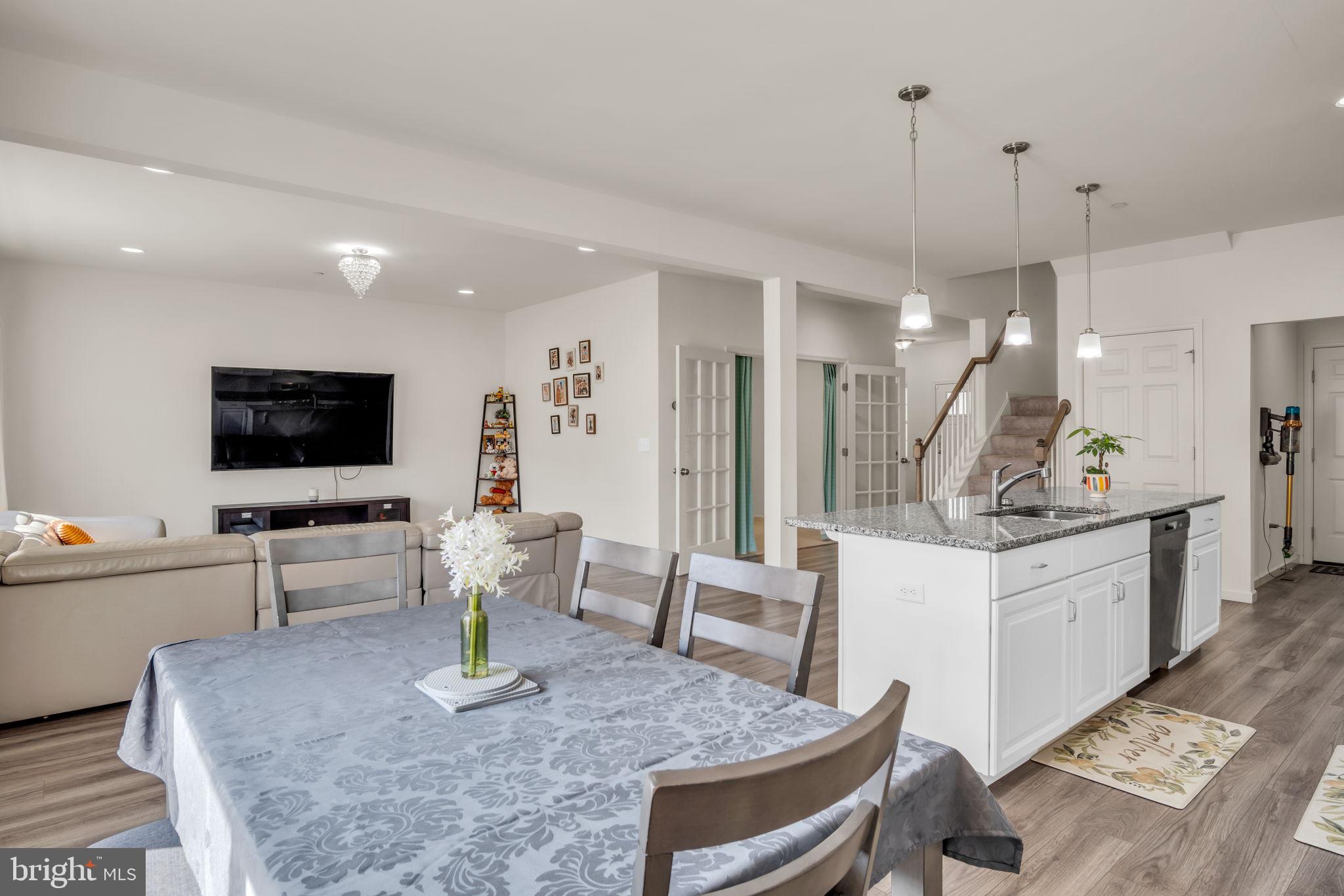 HANBURY COURT - Residential