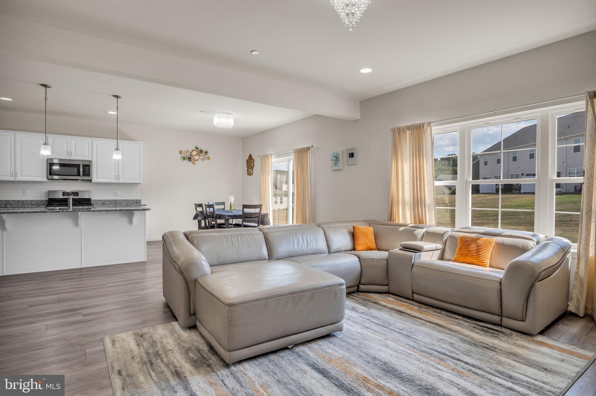 HANBURY COURT - Residential