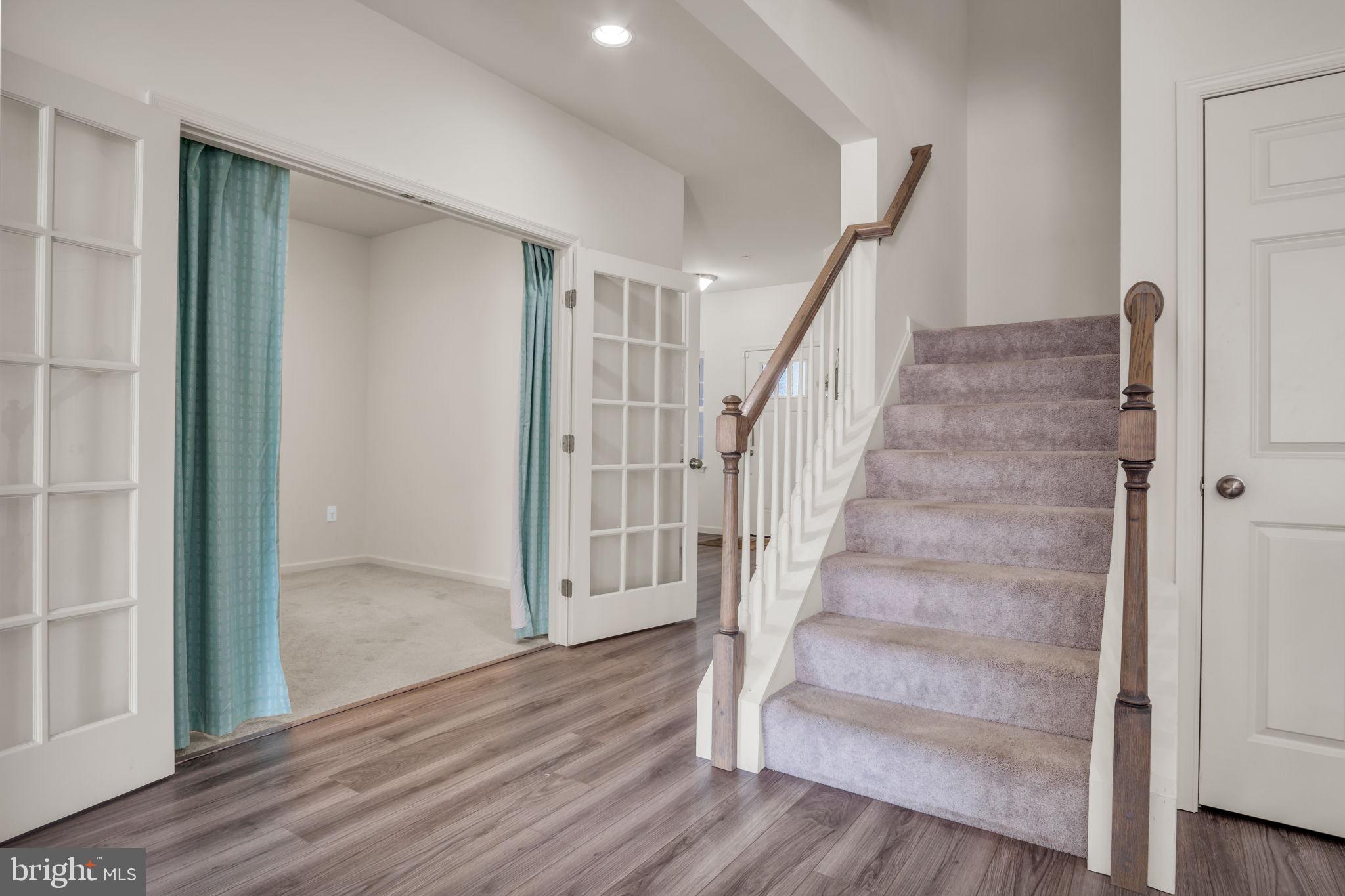 HANBURY COURT - Residential