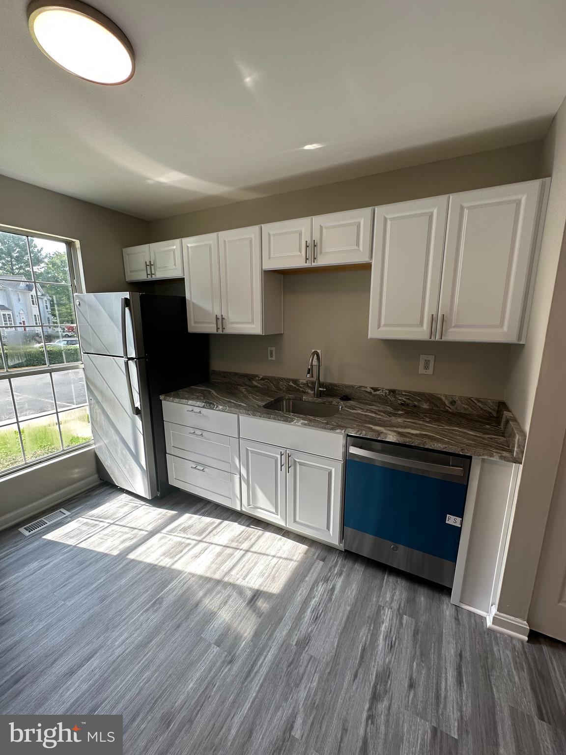 ADDISON WOODS - Residential Lease