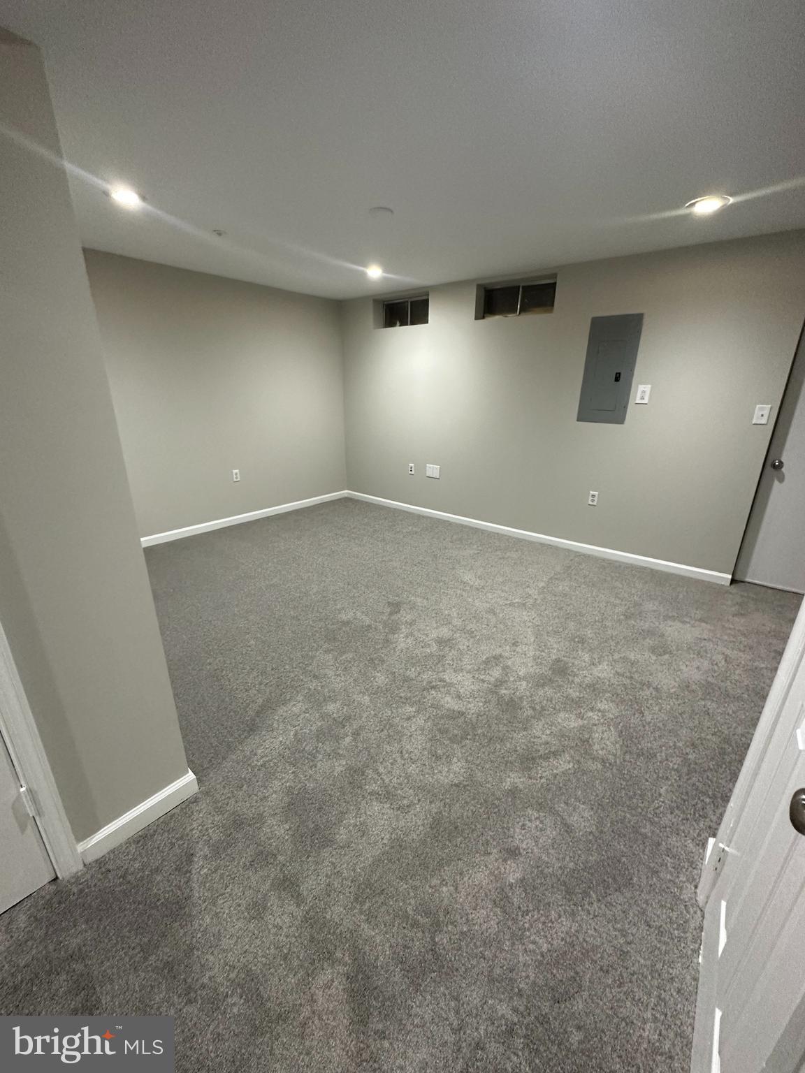 ADDISON WOODS - Residential Lease