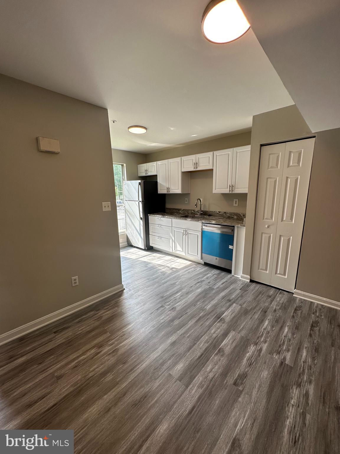 ADDISON WOODS - Residential Lease