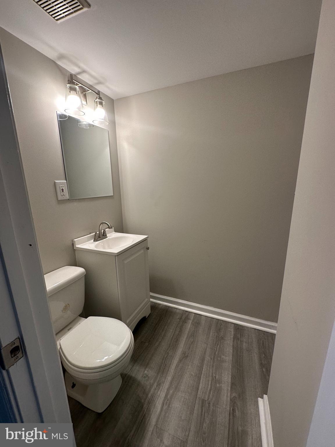 ADDISON WOODS - Residential Lease