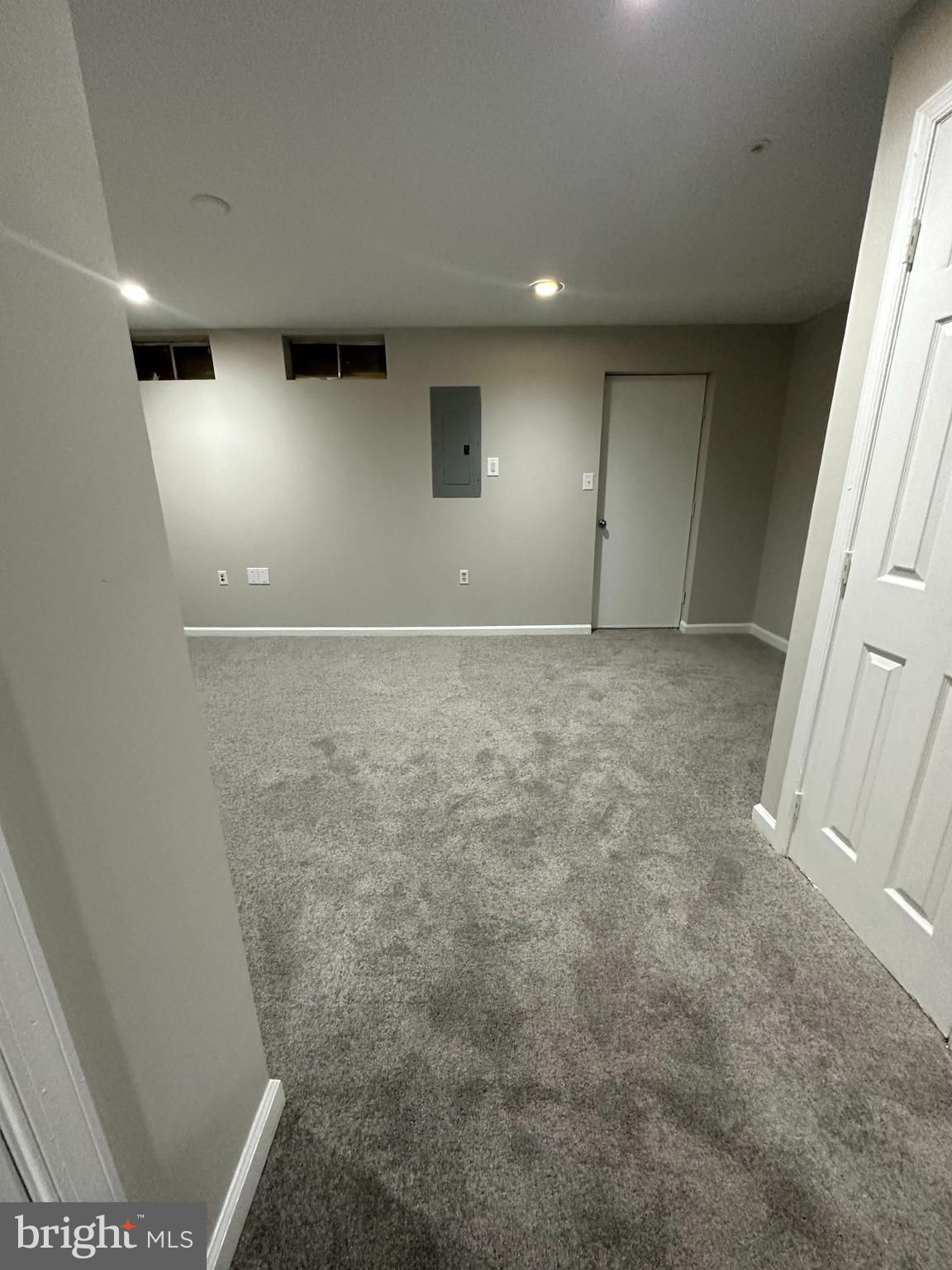 ADDISON WOODS - Residential Lease