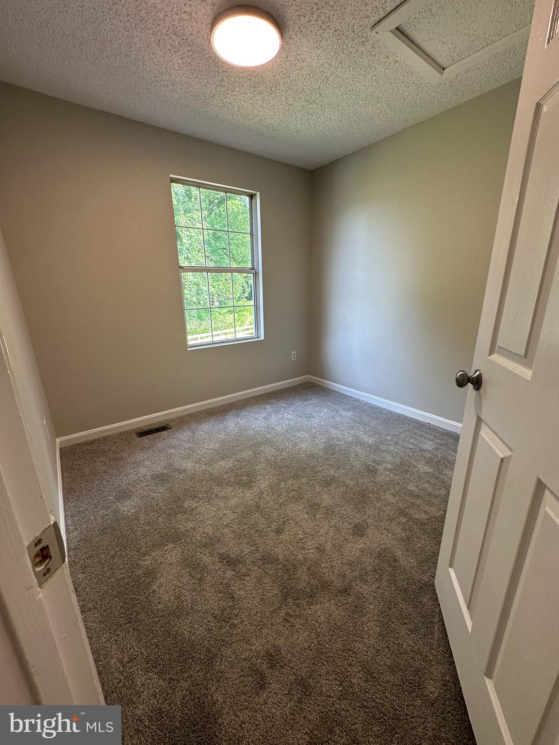 ADDISON WOODS - Residential Lease