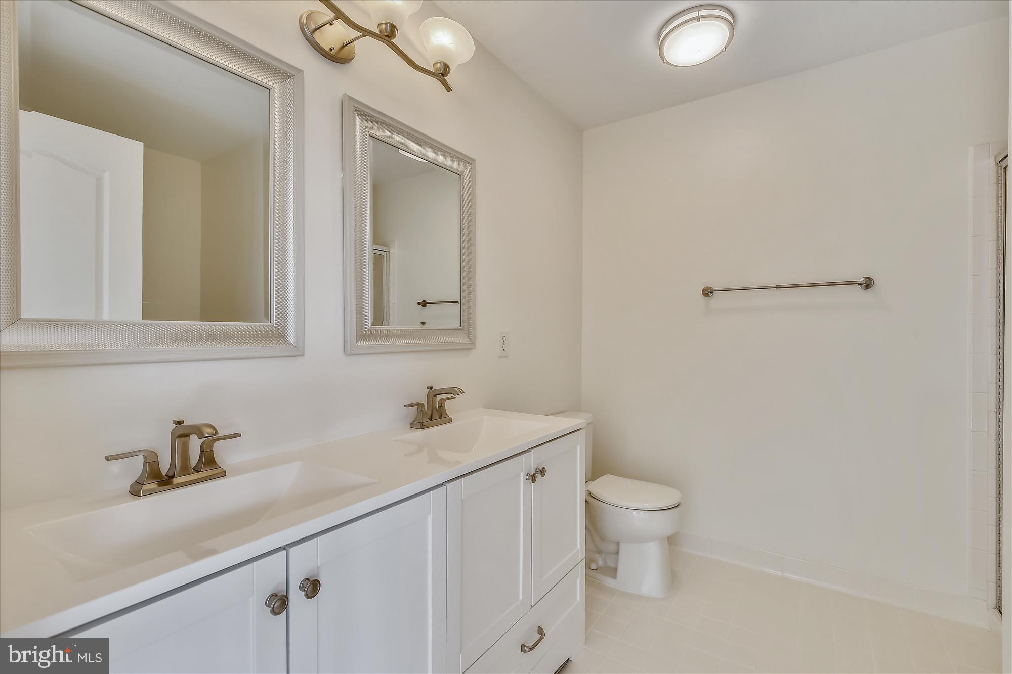 CARDINAL PLACE - Residential