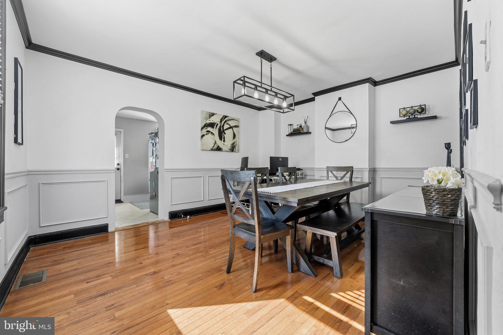 CLIFTON HEIGHTS - Residential