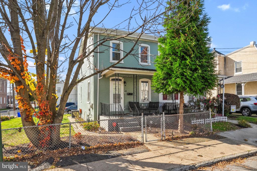 Photo of 30 S Diamond Street, CLIFTON HEIGHTS, PA 19018 (MLS # PADE2103350)