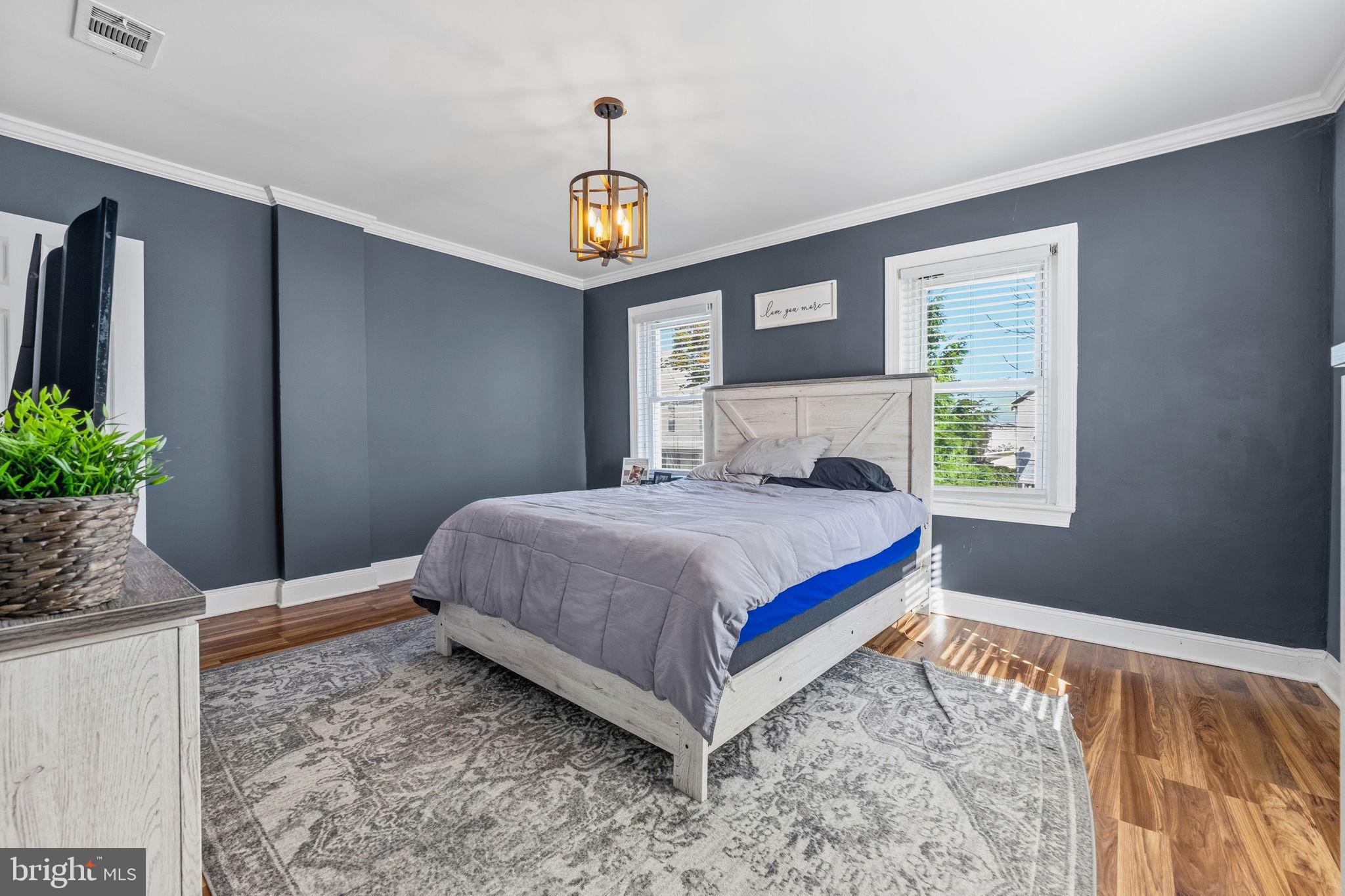 CLIFTON HEIGHTS - Residential