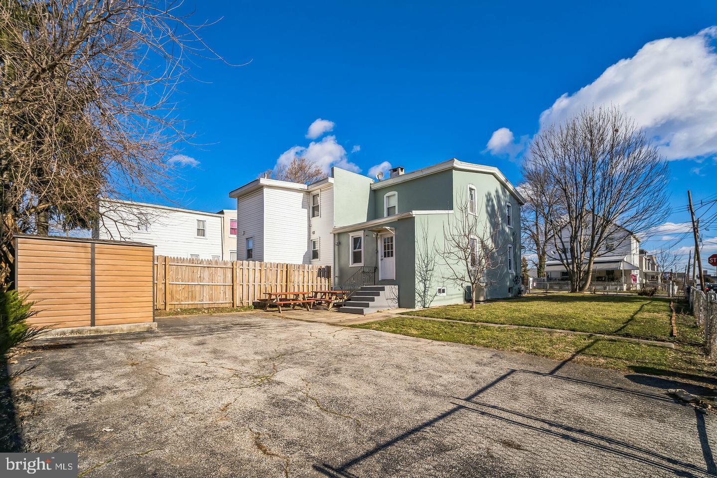 CLIFTON HEIGHTS - Residential