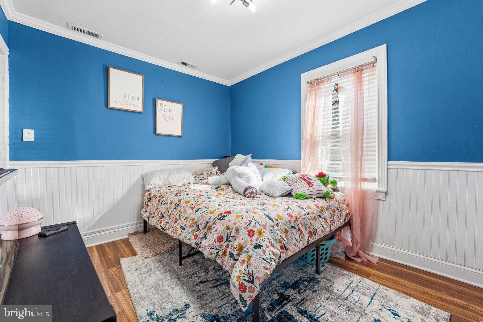 CLIFTON HEIGHTS - Residential