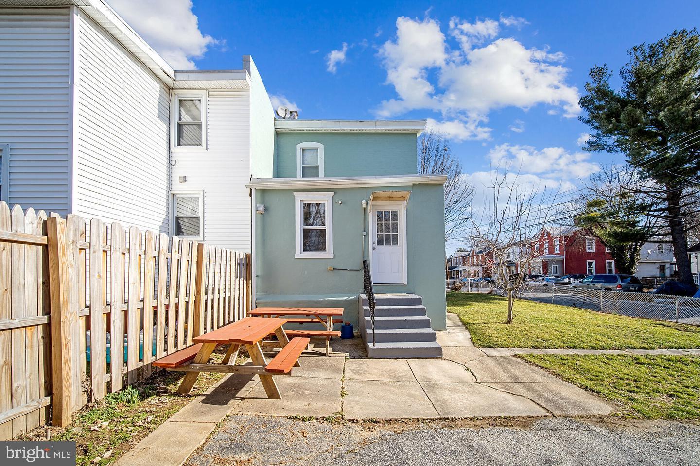 CLIFTON HEIGHTS - Residential