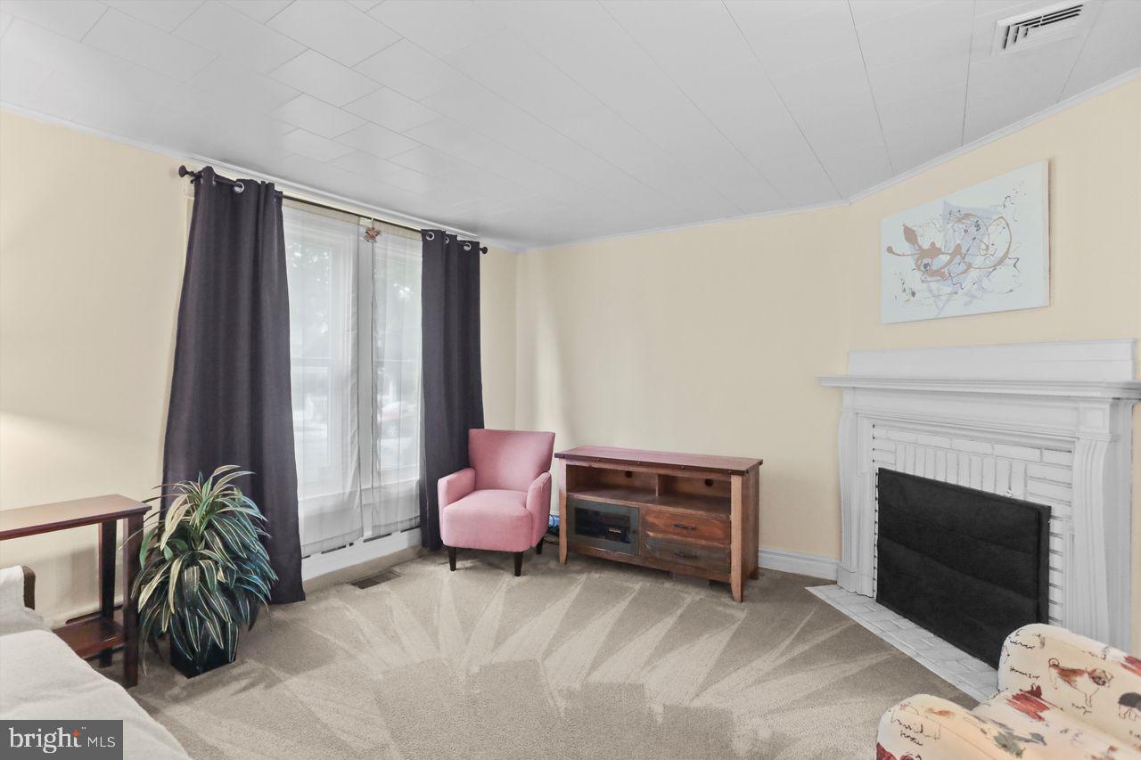 833 ARLINGTON ROAD