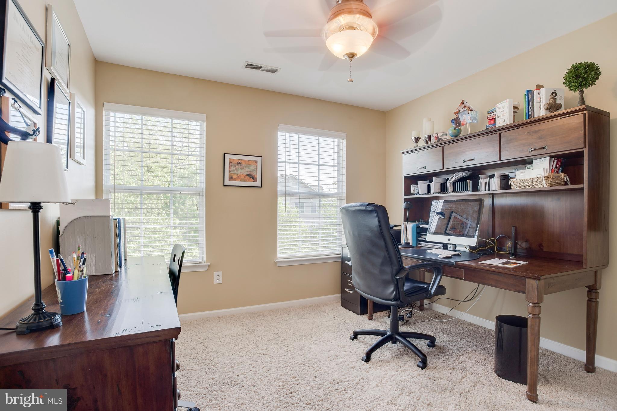 COLLEGE HILLS - Residential