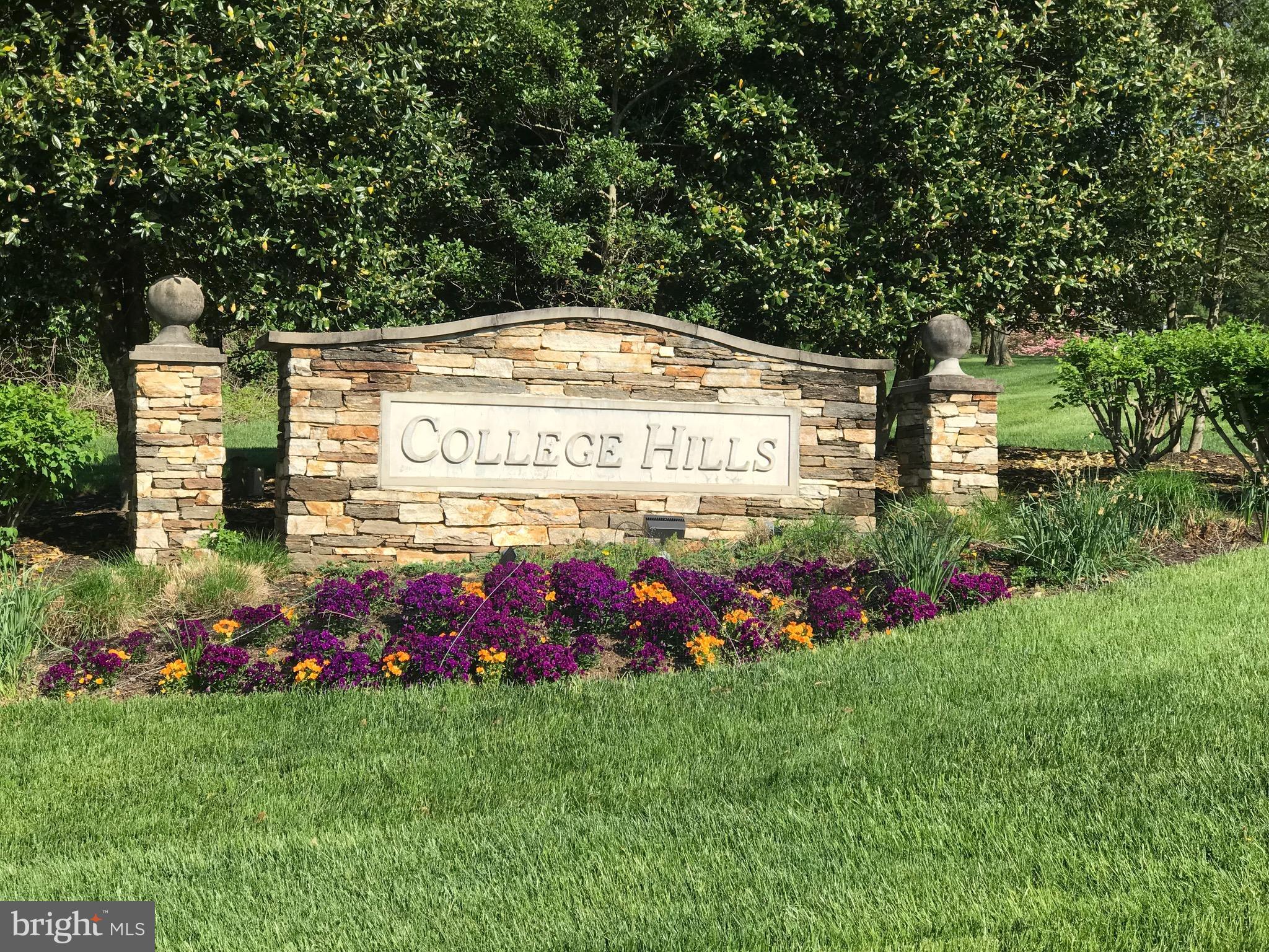 COLLEGE HILLS - Residential