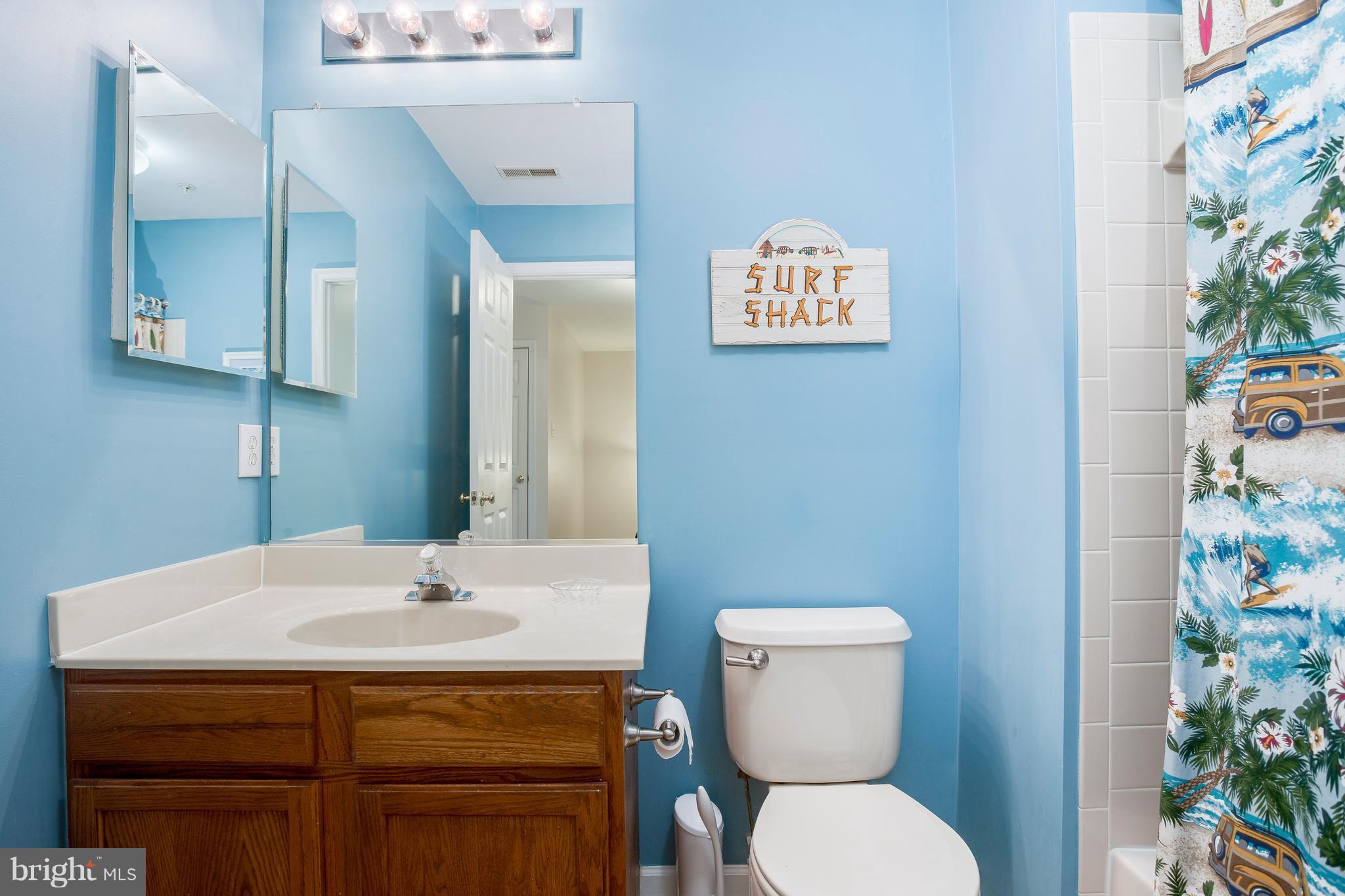 COLLEGE HILLS - Residential