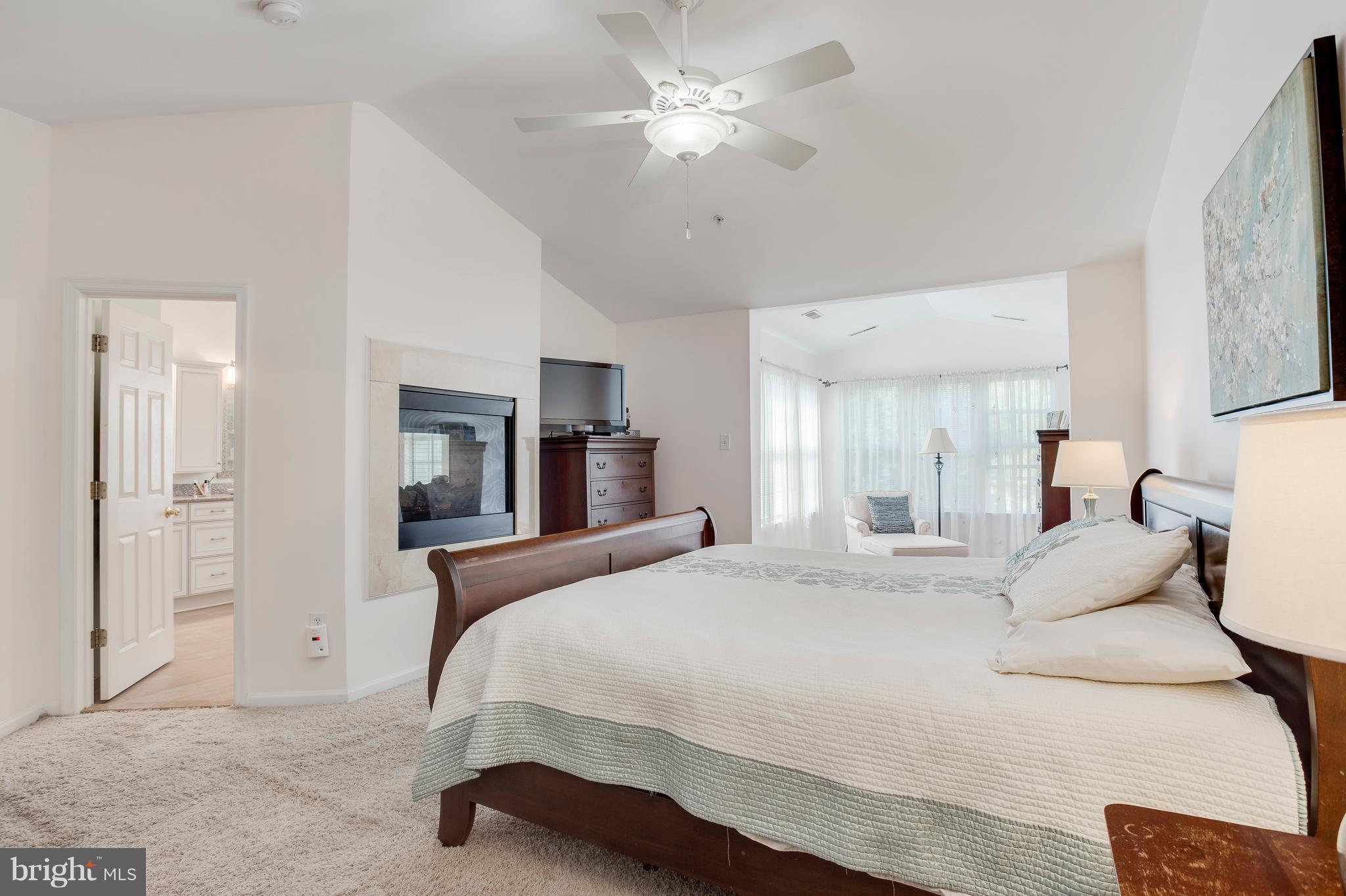 COLLEGE HILLS - Residential