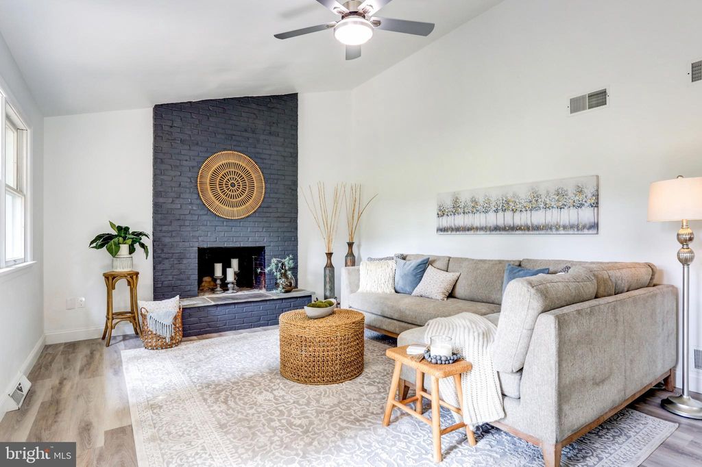 Photo of 1609 HILLTOP APPROACH, LANCASTER, PA 17601 (MLS # PALA2038258)