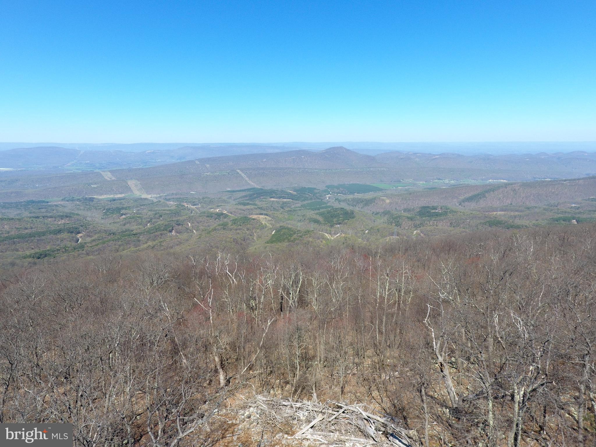 ASHTON WOODS PROPERTY OWNERS ASSOCIATION - Land