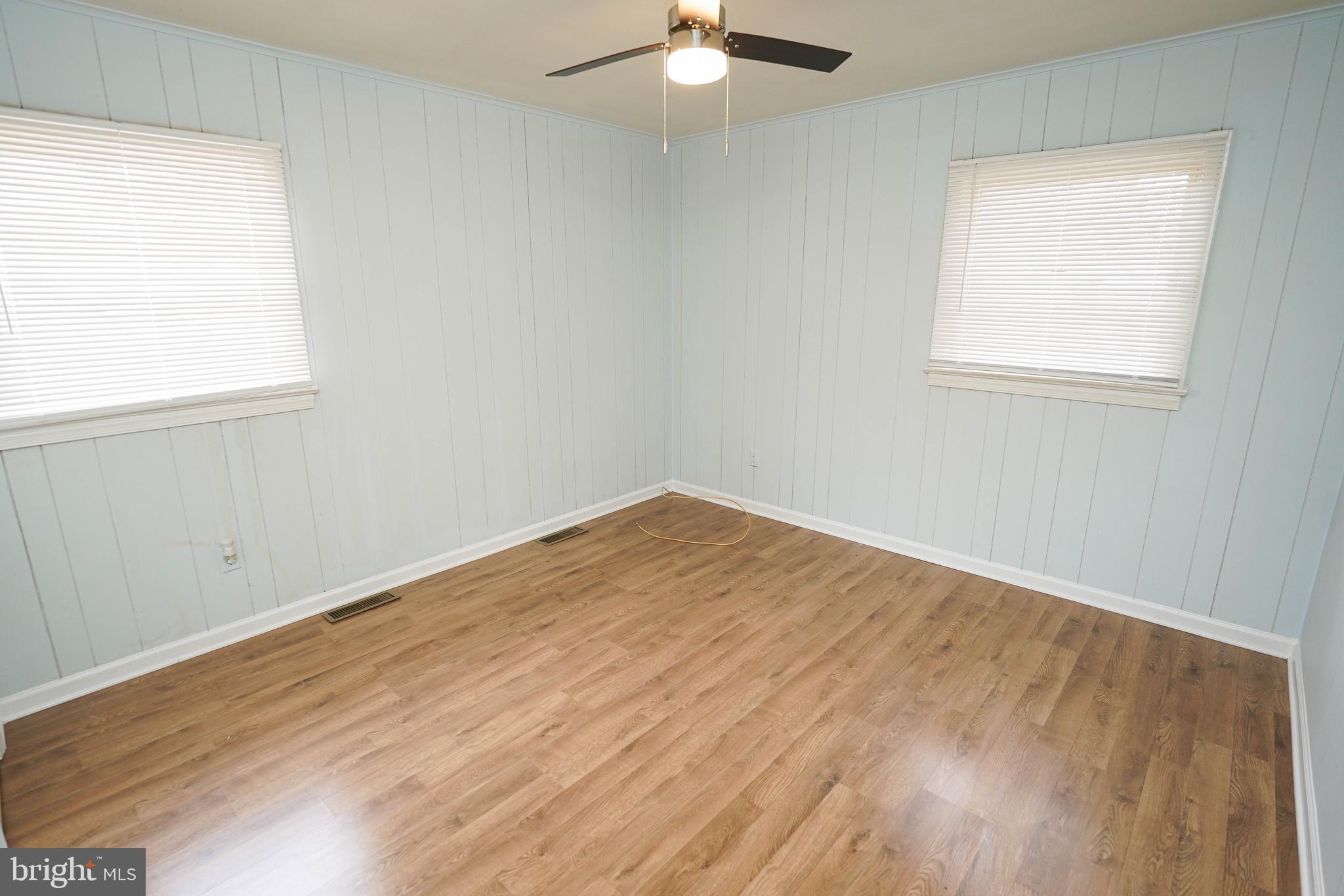 MOSS HILL ACRES - Residential