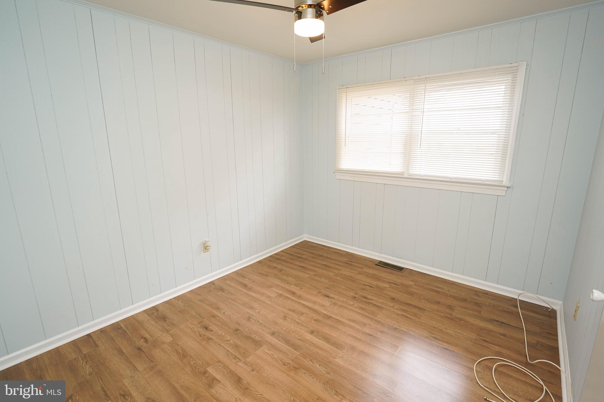 MOSS HILL ACRES - Residential