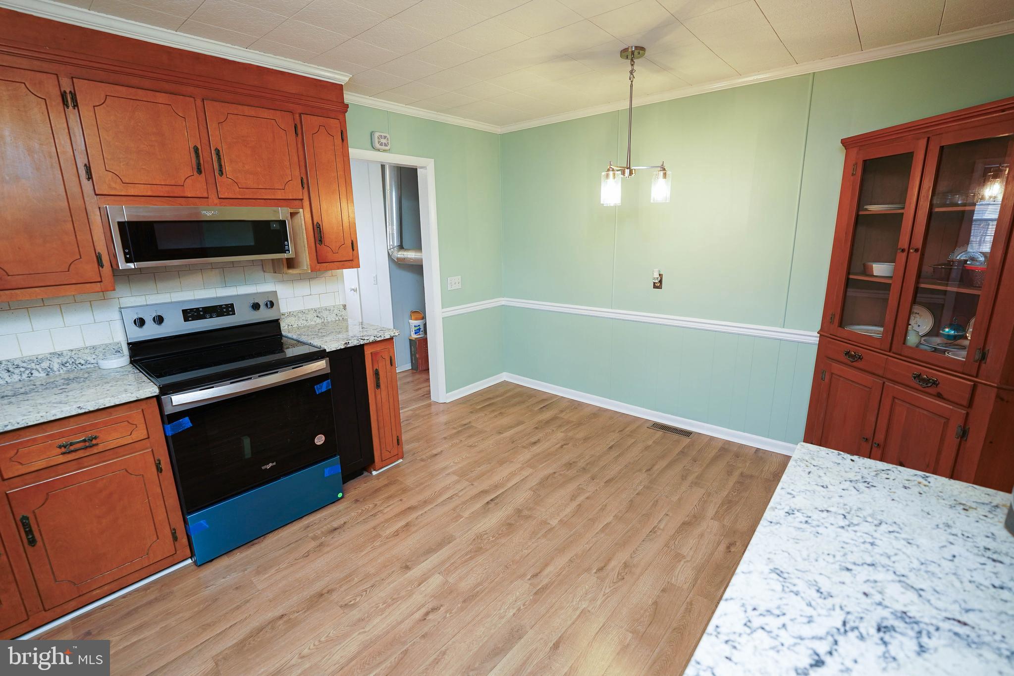 MOSS HILL ACRES - Residential