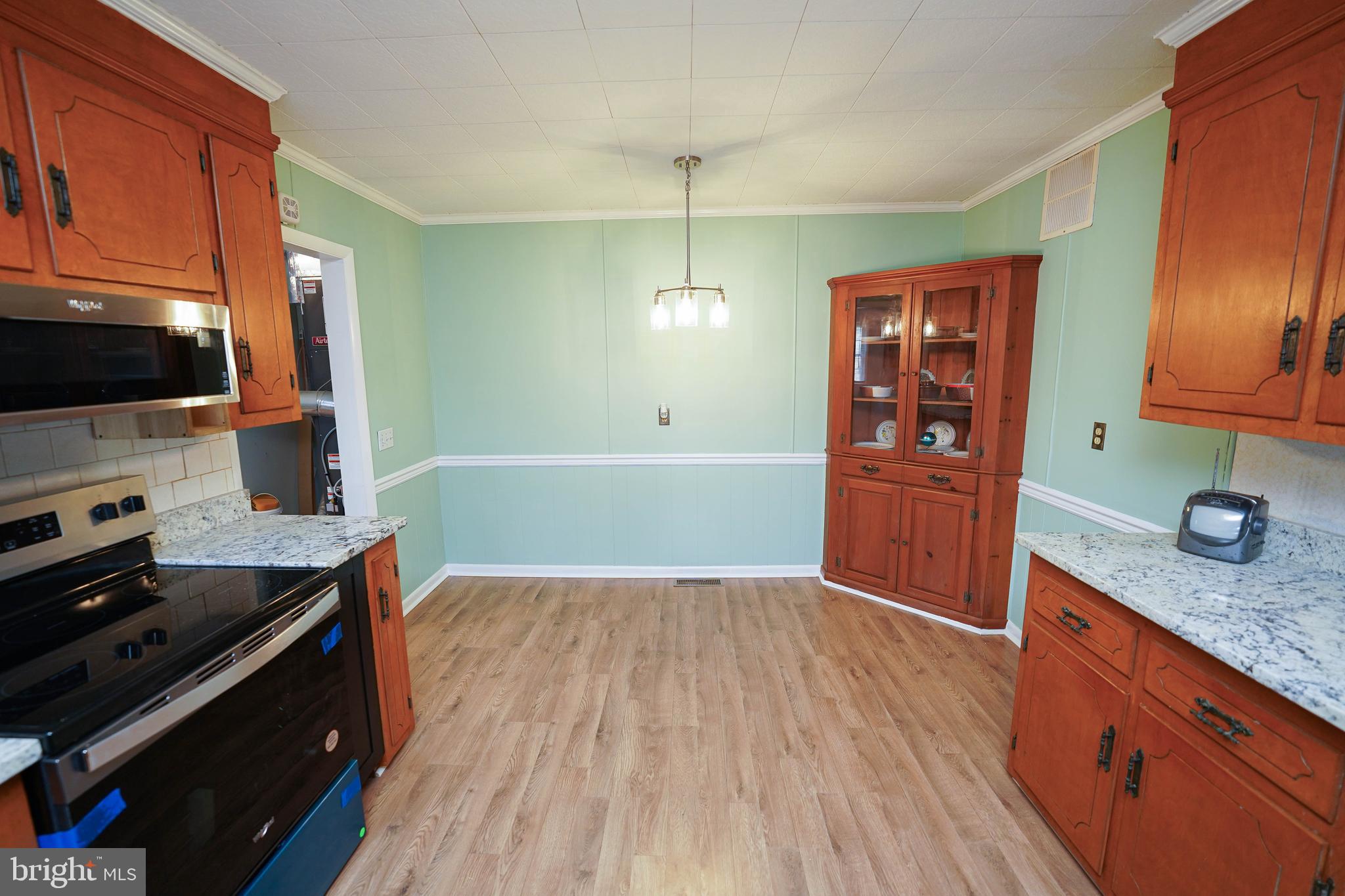 MOSS HILL ACRES - Residential