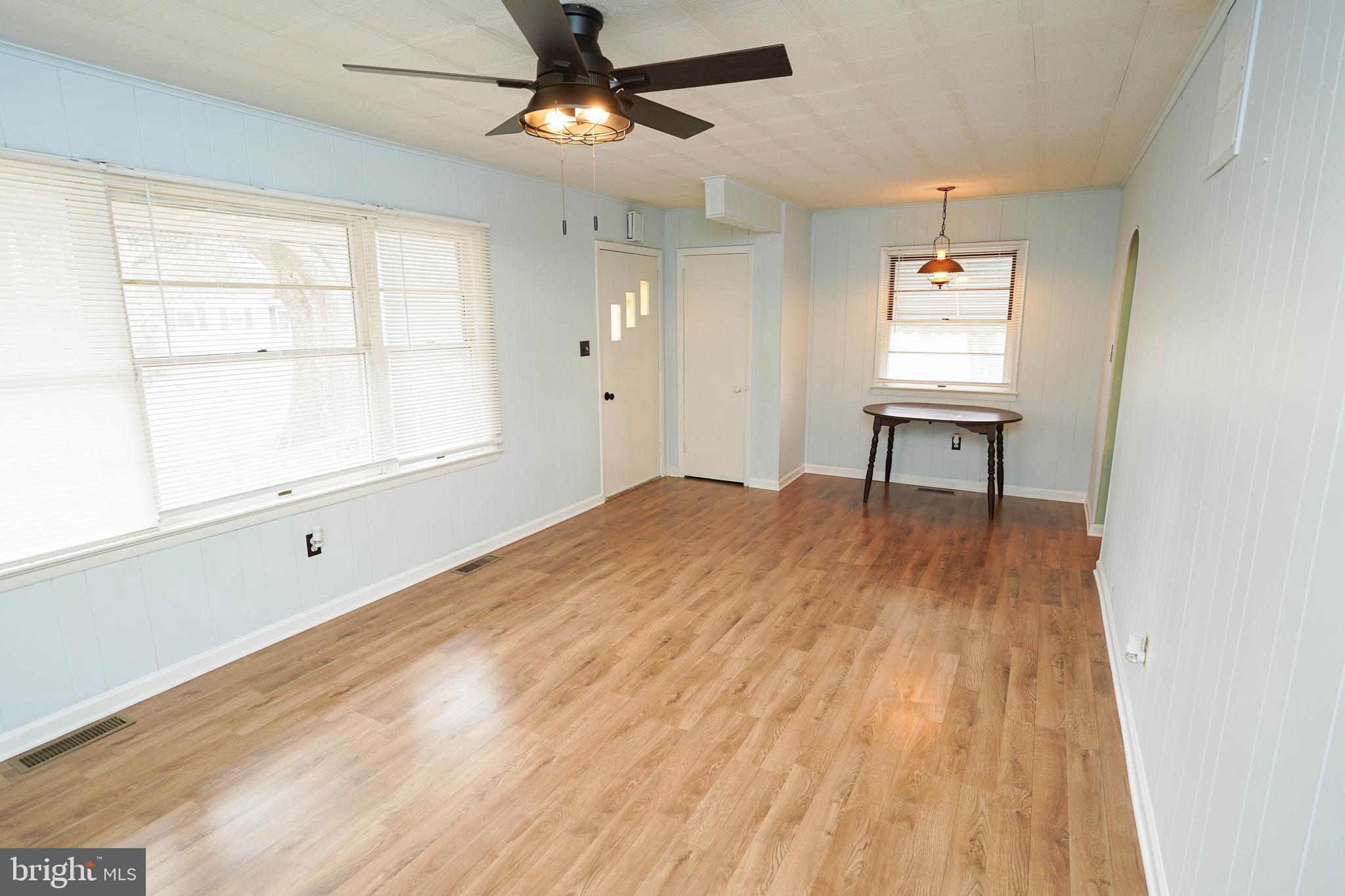 MOSS HILL ACRES - Residential