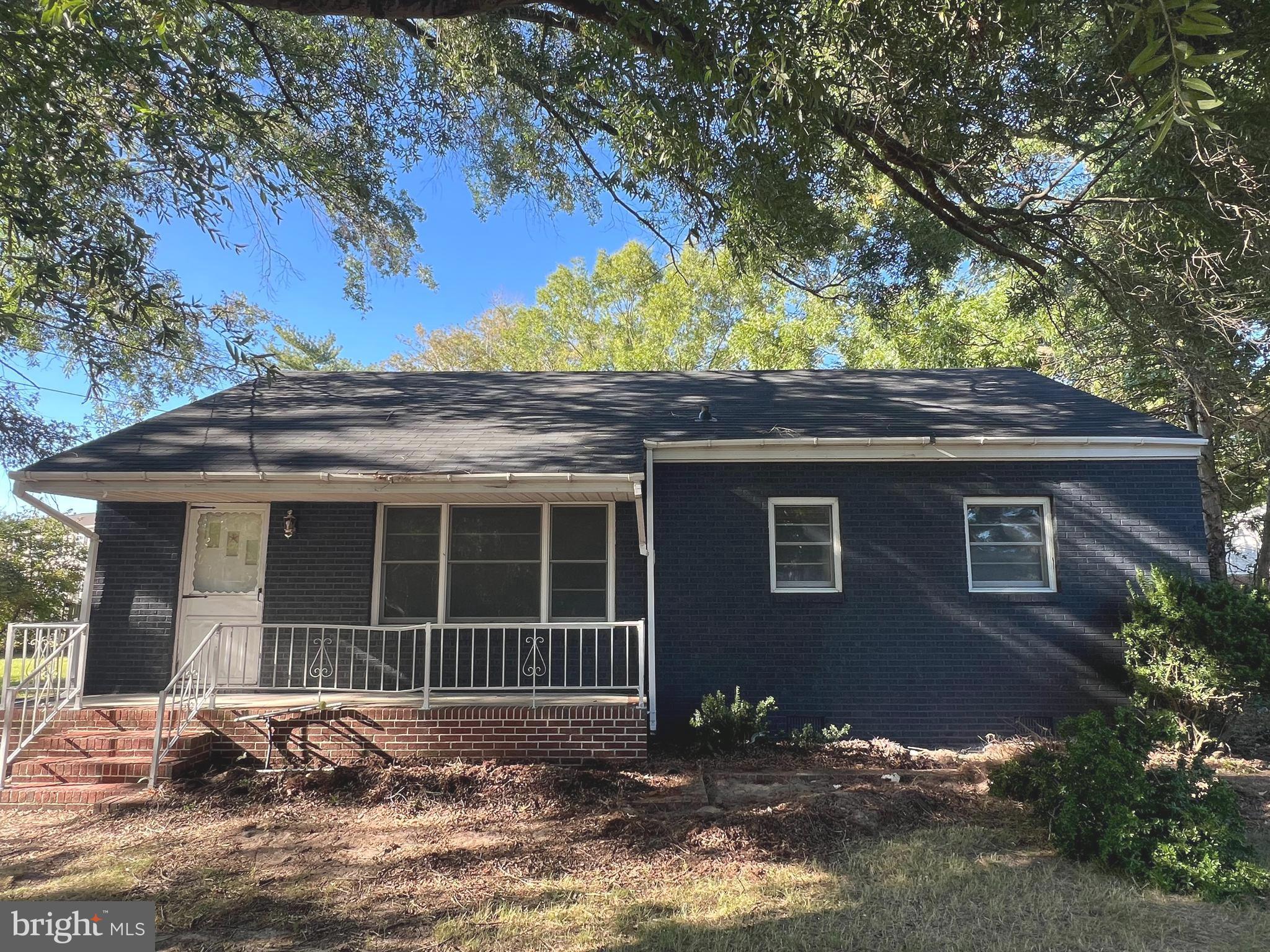 MOSS HILL ACRES - Residential