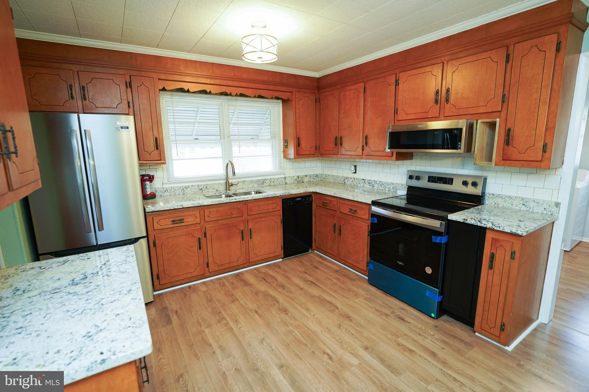 MOSS HILL ACRES - Residential